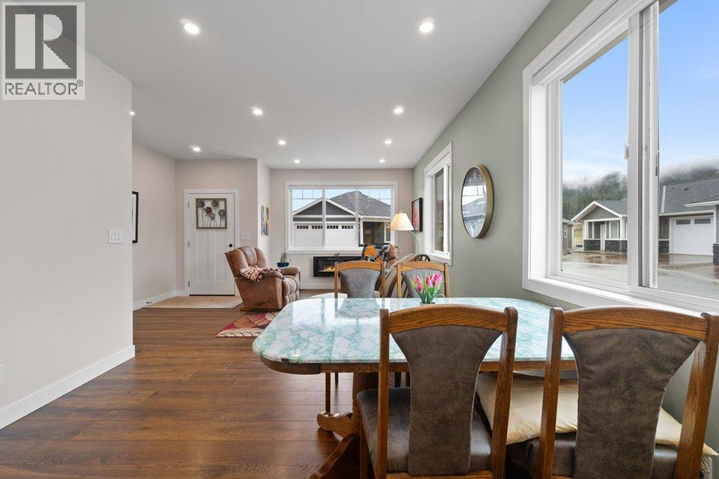 17 1330 10 Street Southwest, Salmon Arm