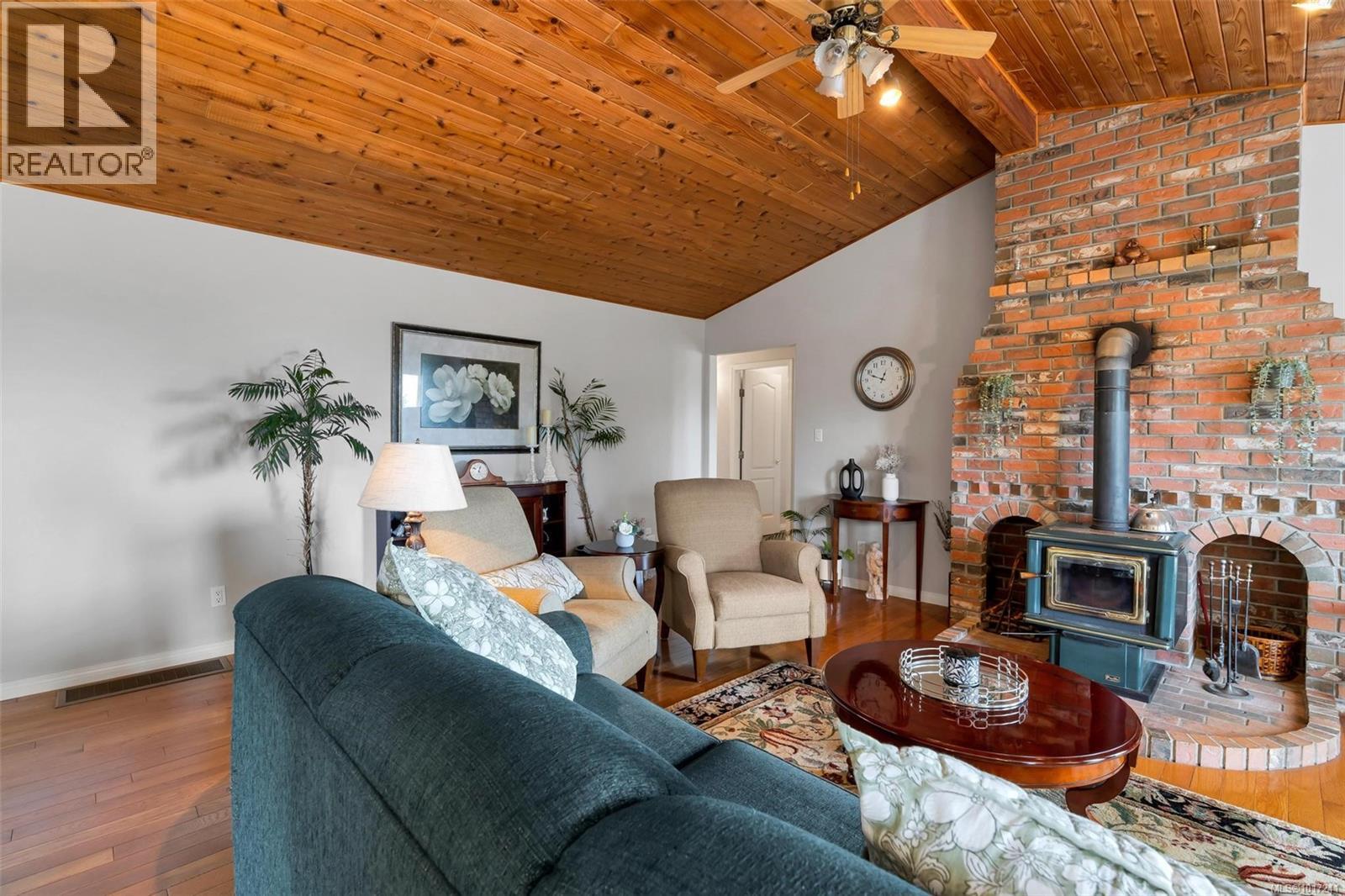 165 Okotoks Rd, Malahat