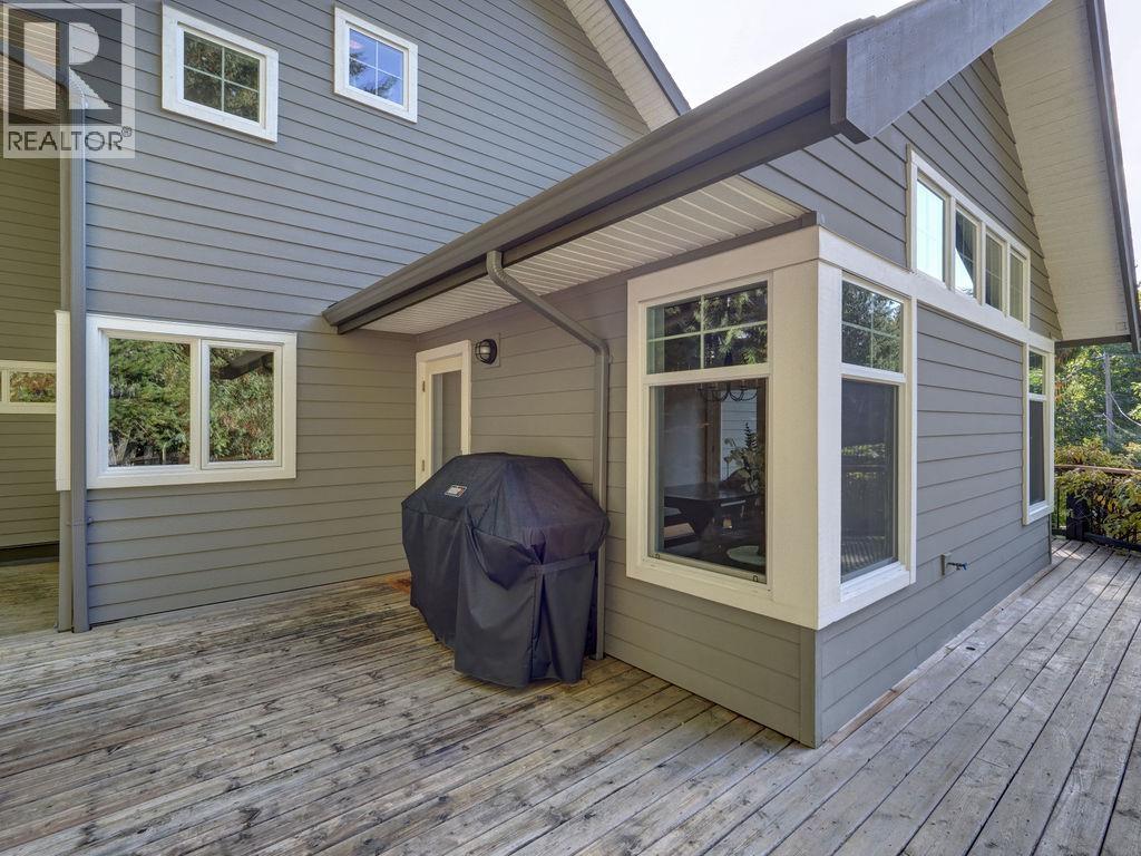 8116 SOUTHWOOD ROAD, Halfmoon Bay