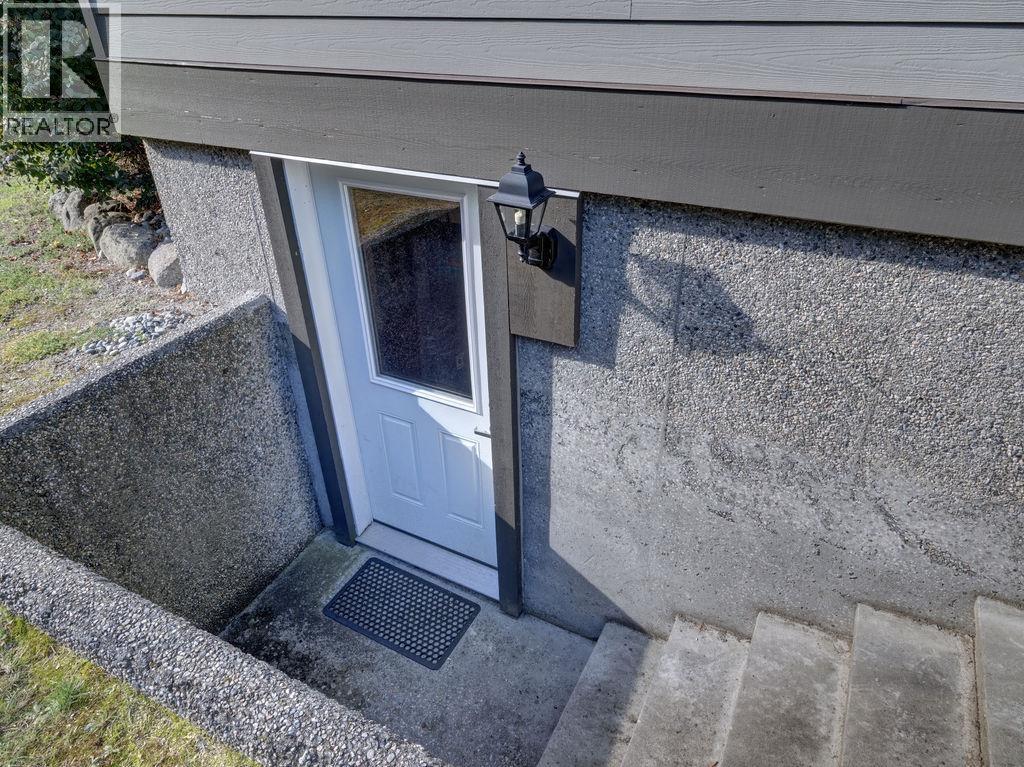 8116 SOUTHWOOD ROAD, Halfmoon Bay