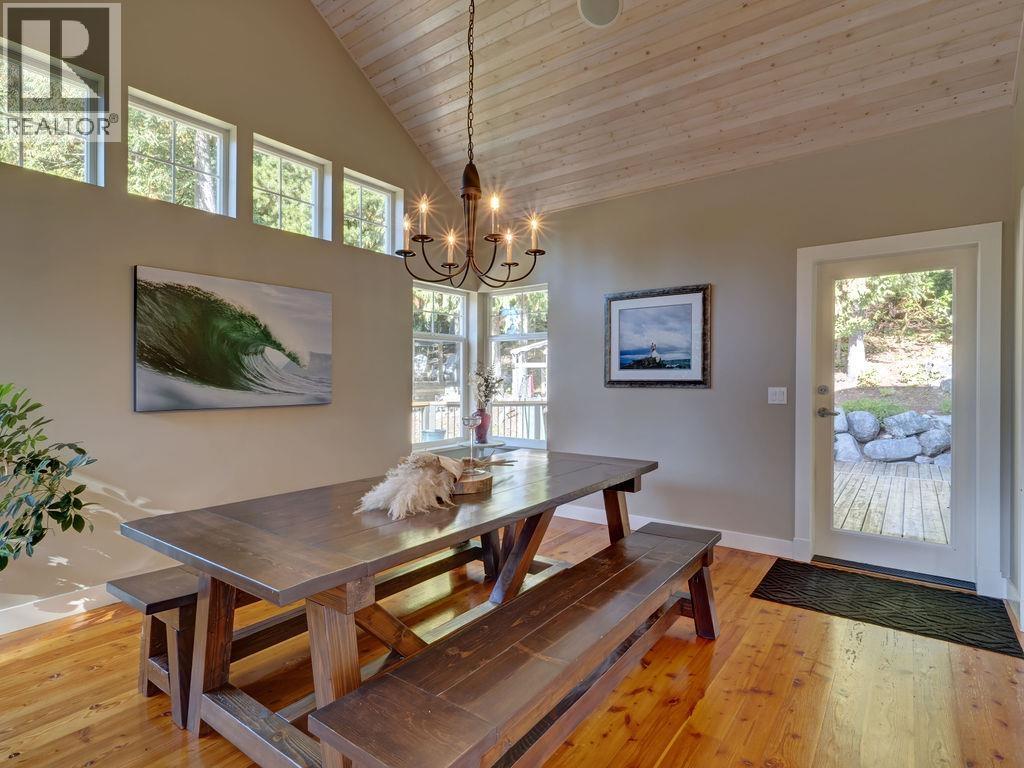 8116 SOUTHWOOD ROAD, Halfmoon Bay