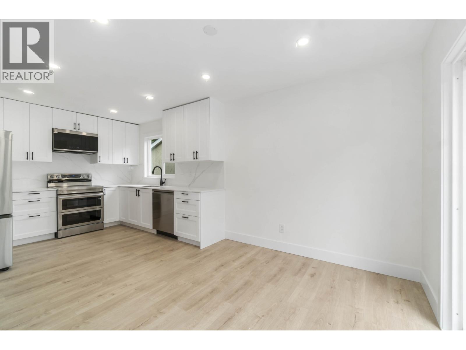 3228 SALT SPRING AVENUE, Coquitlam