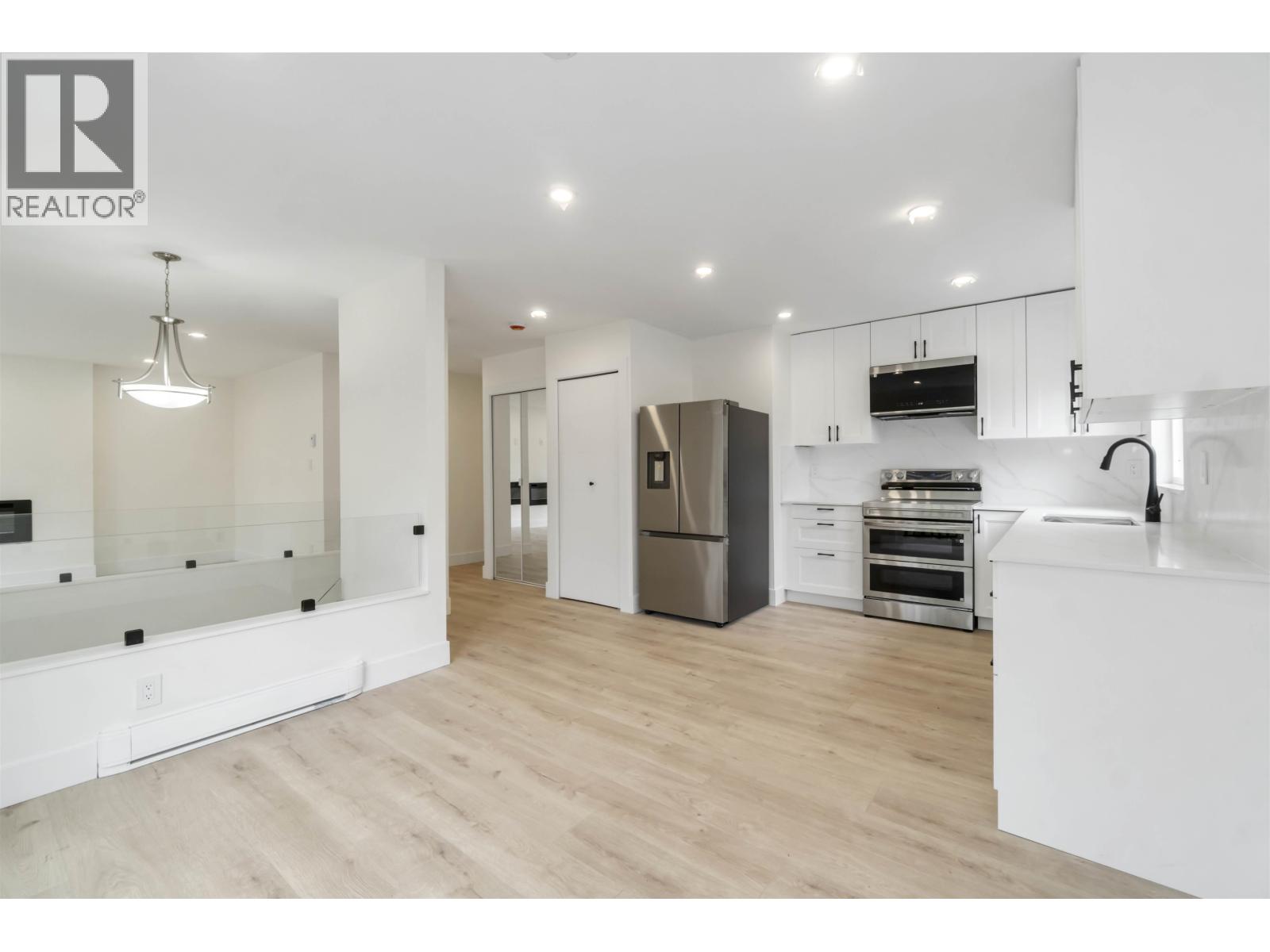 3228 SALT SPRING AVENUE, Coquitlam