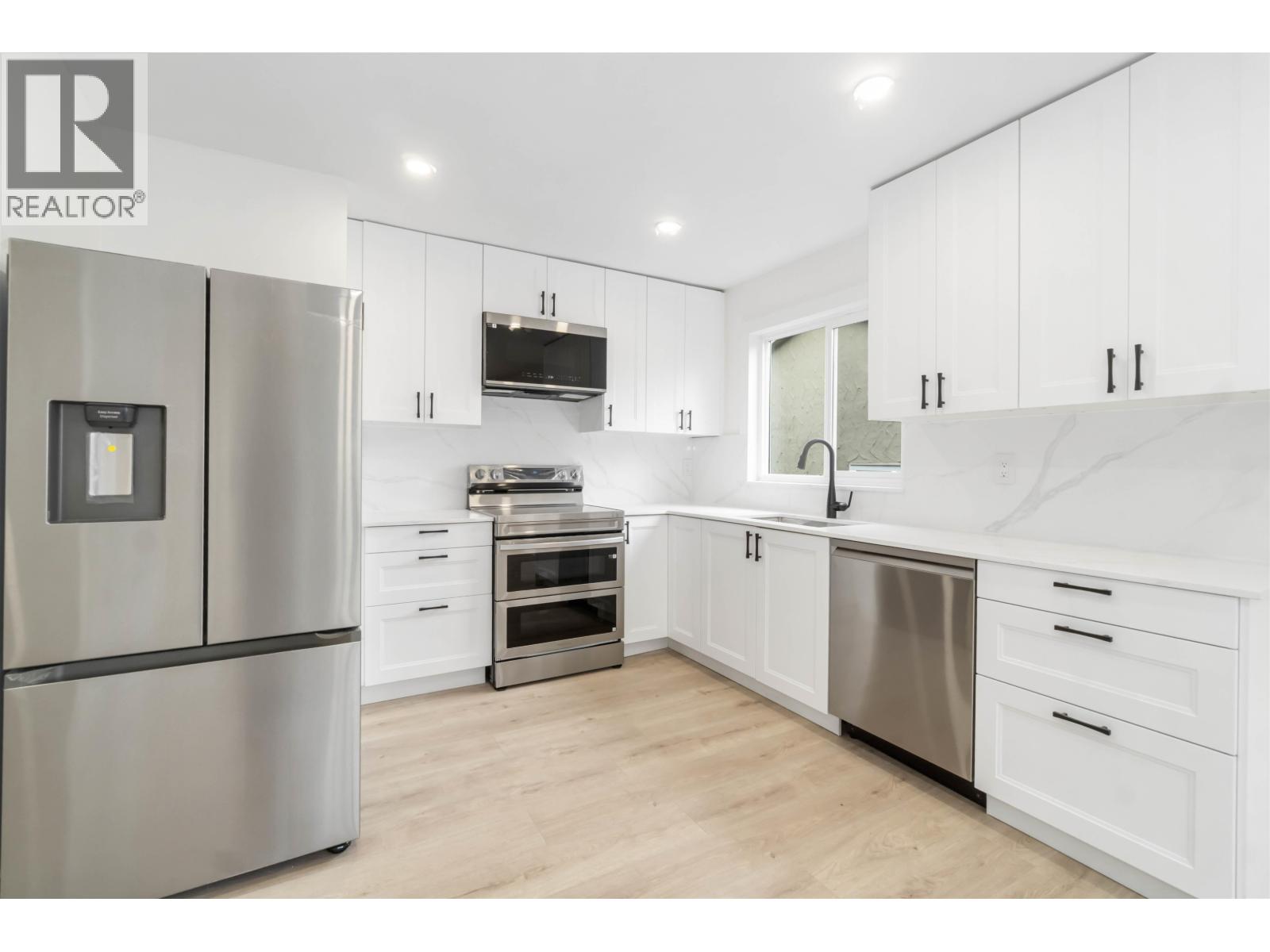 3228 SALT SPRING AVENUE, Coquitlam