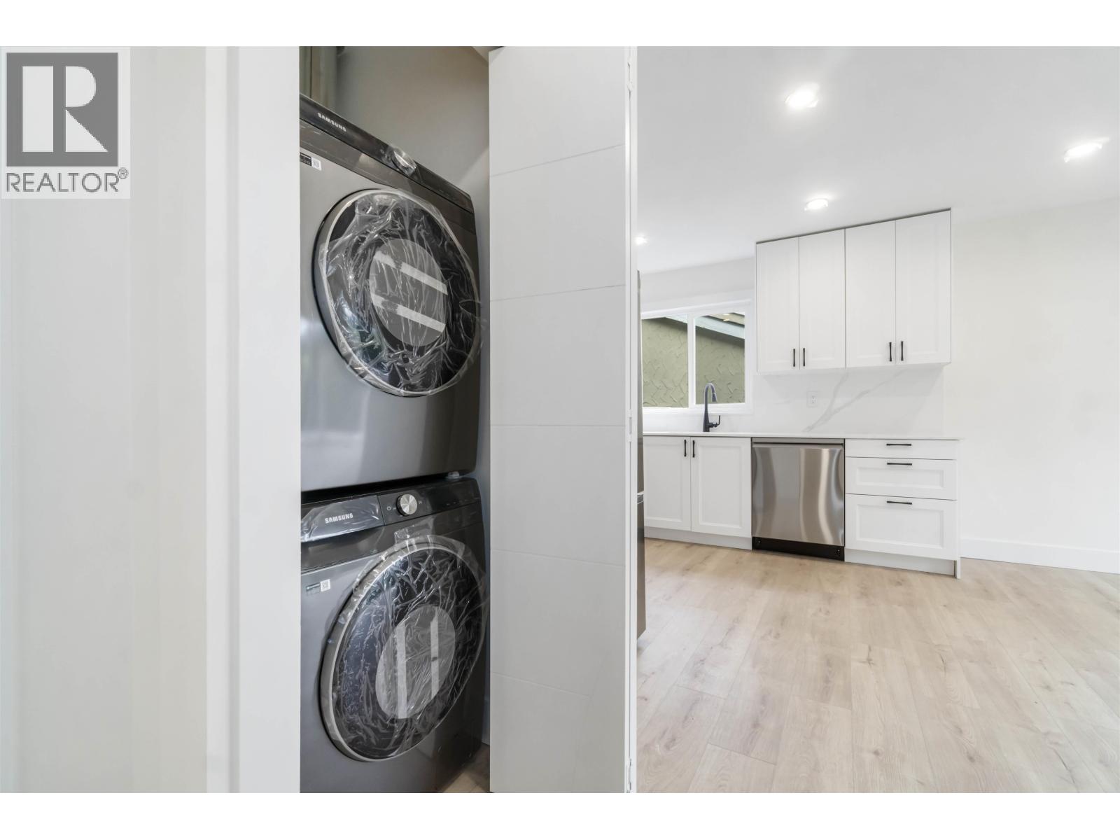 3228 SALT SPRING AVENUE, Coquitlam