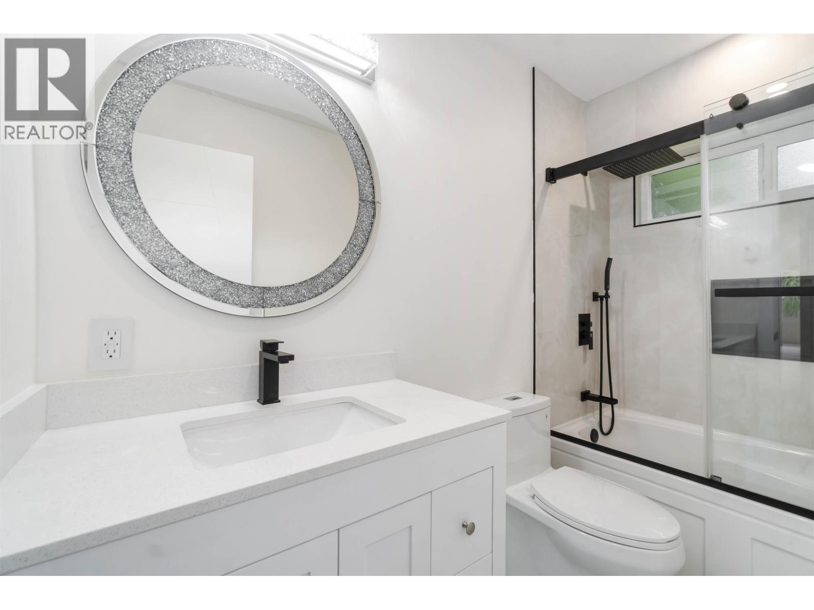 3228 SALT SPRING AVENUE, Coquitlam