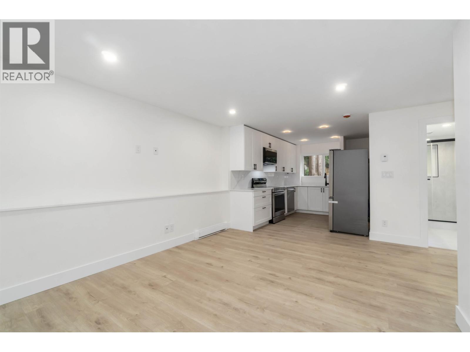 3228 SALT SPRING AVENUE, Coquitlam