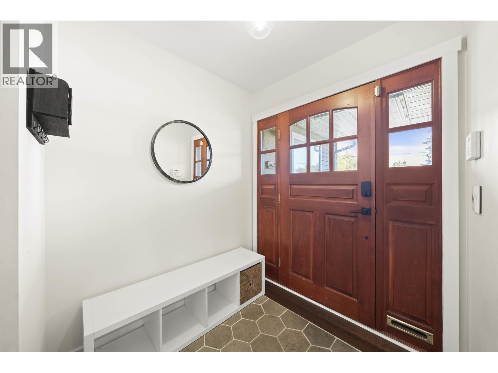 4939 LINDEN Drive, Delta