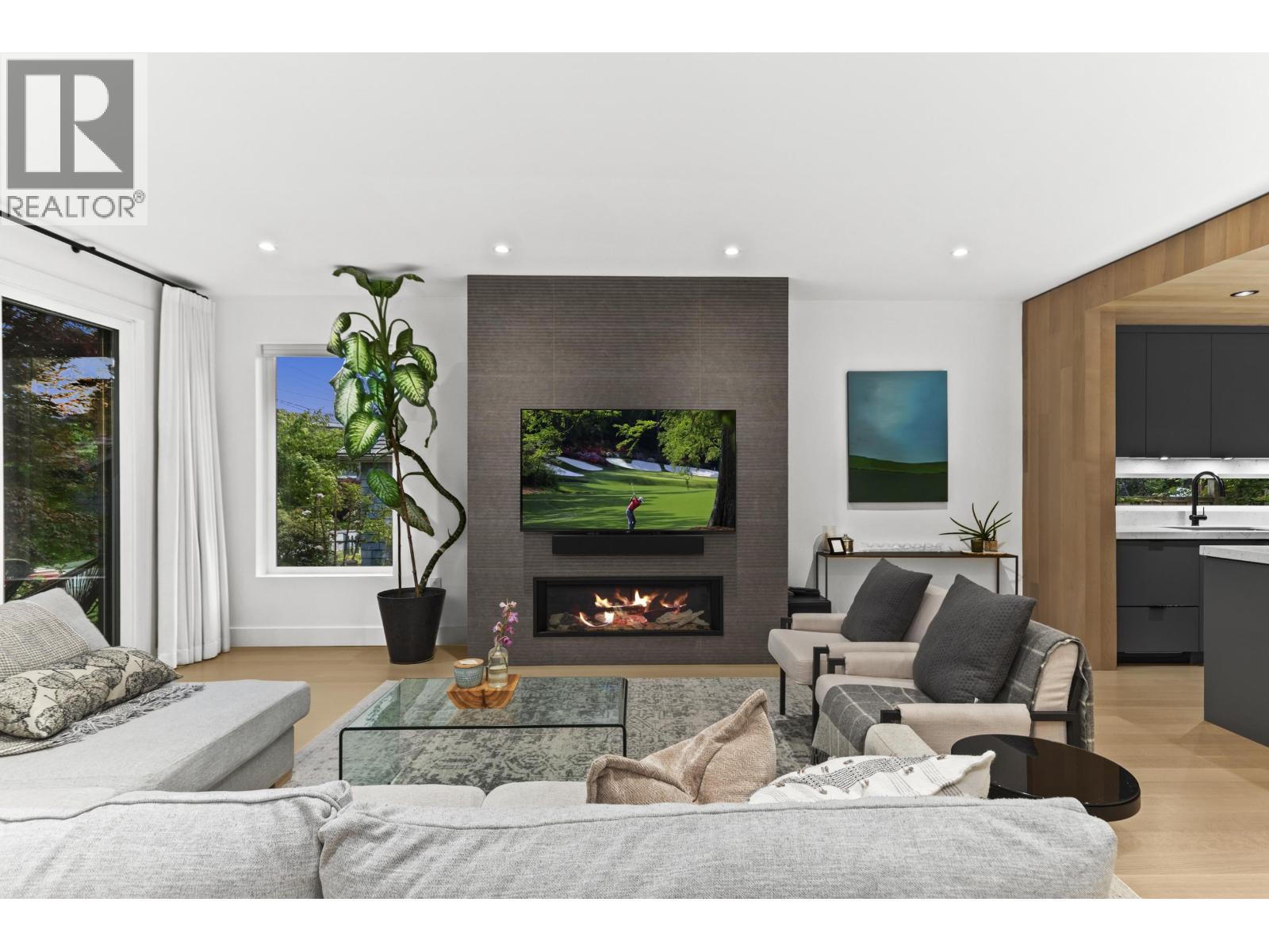 452 E 4TH STREET, North Vancouver