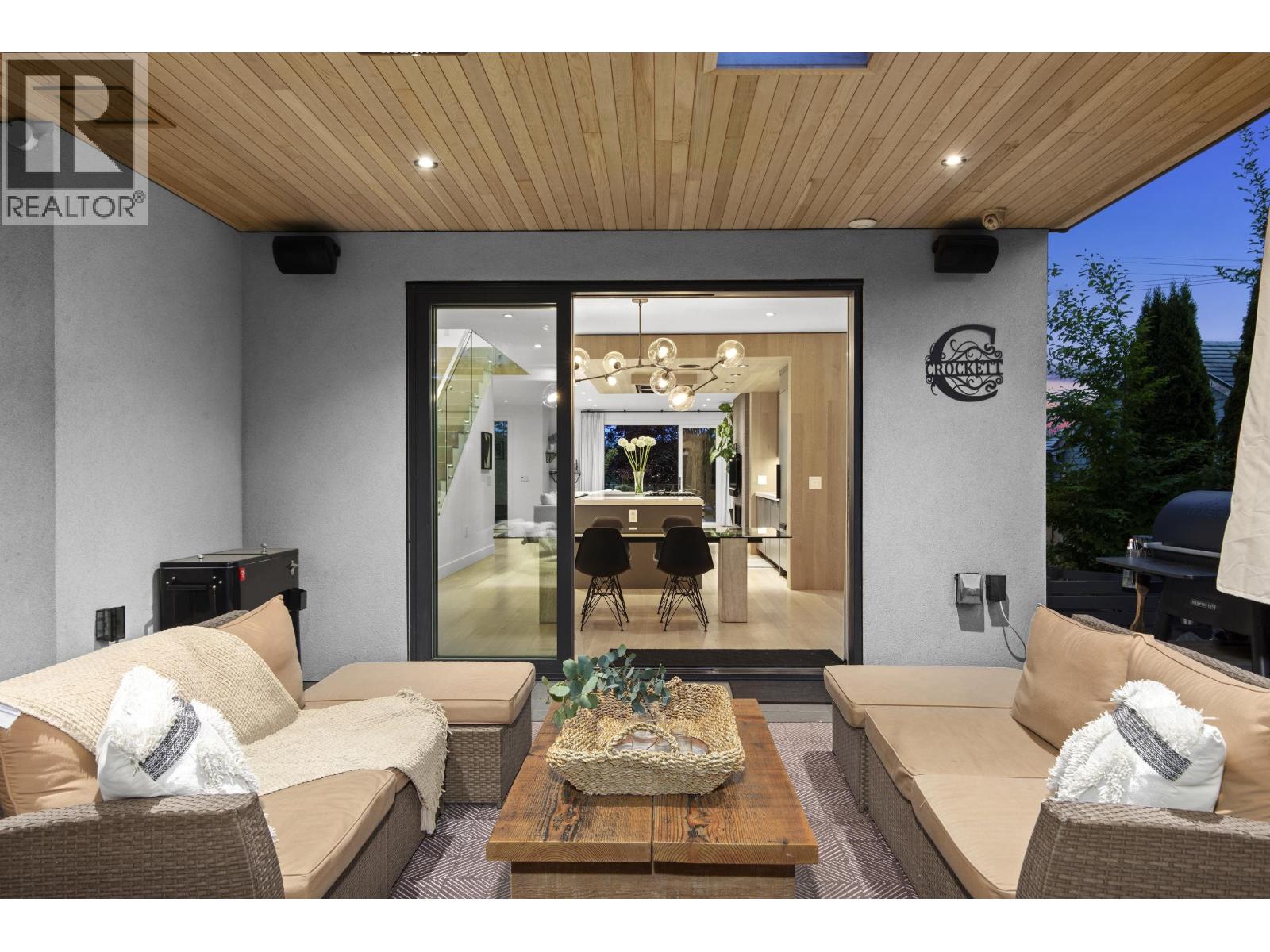 452 E 4TH STREET, North Vancouver