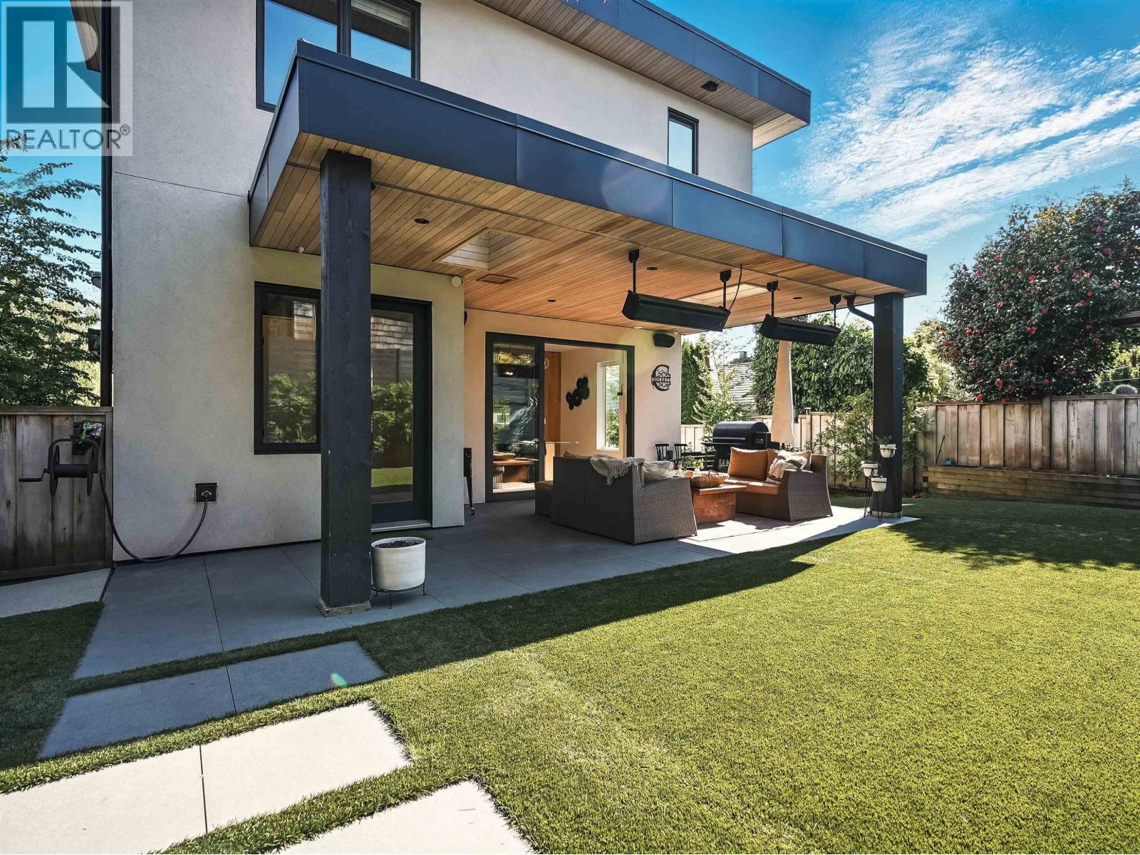 452 E 4TH STREET, North Vancouver