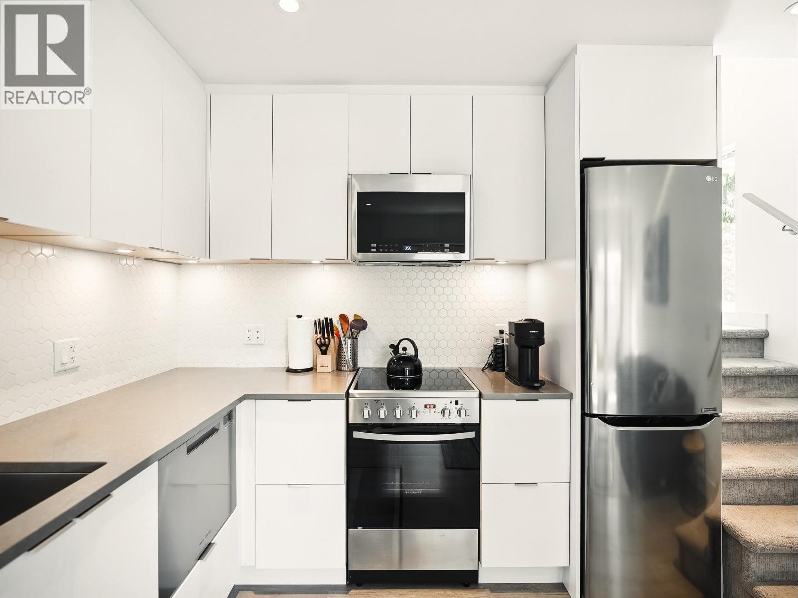 452 E 4TH STREET, North Vancouver