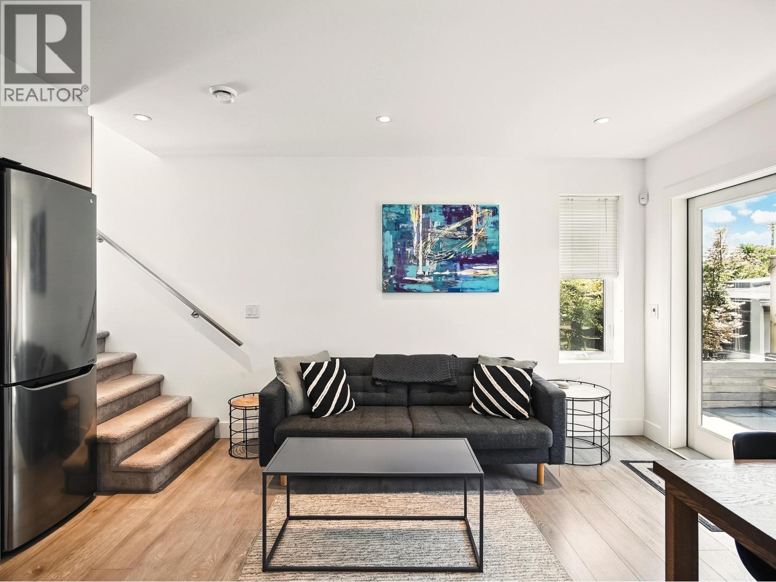 452 E 4TH STREET, North Vancouver