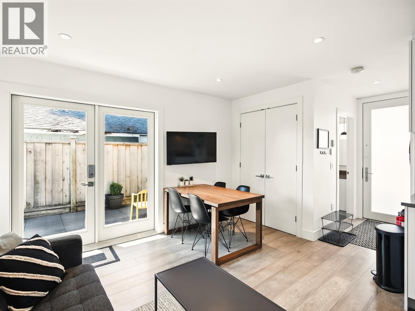 452 E 4TH STREET, North Vancouver