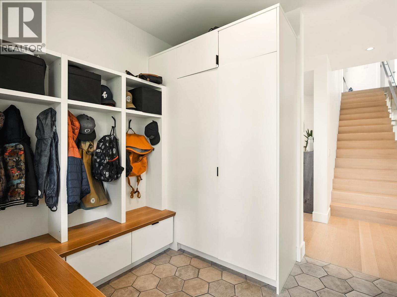 452 E 4TH STREET, North Vancouver