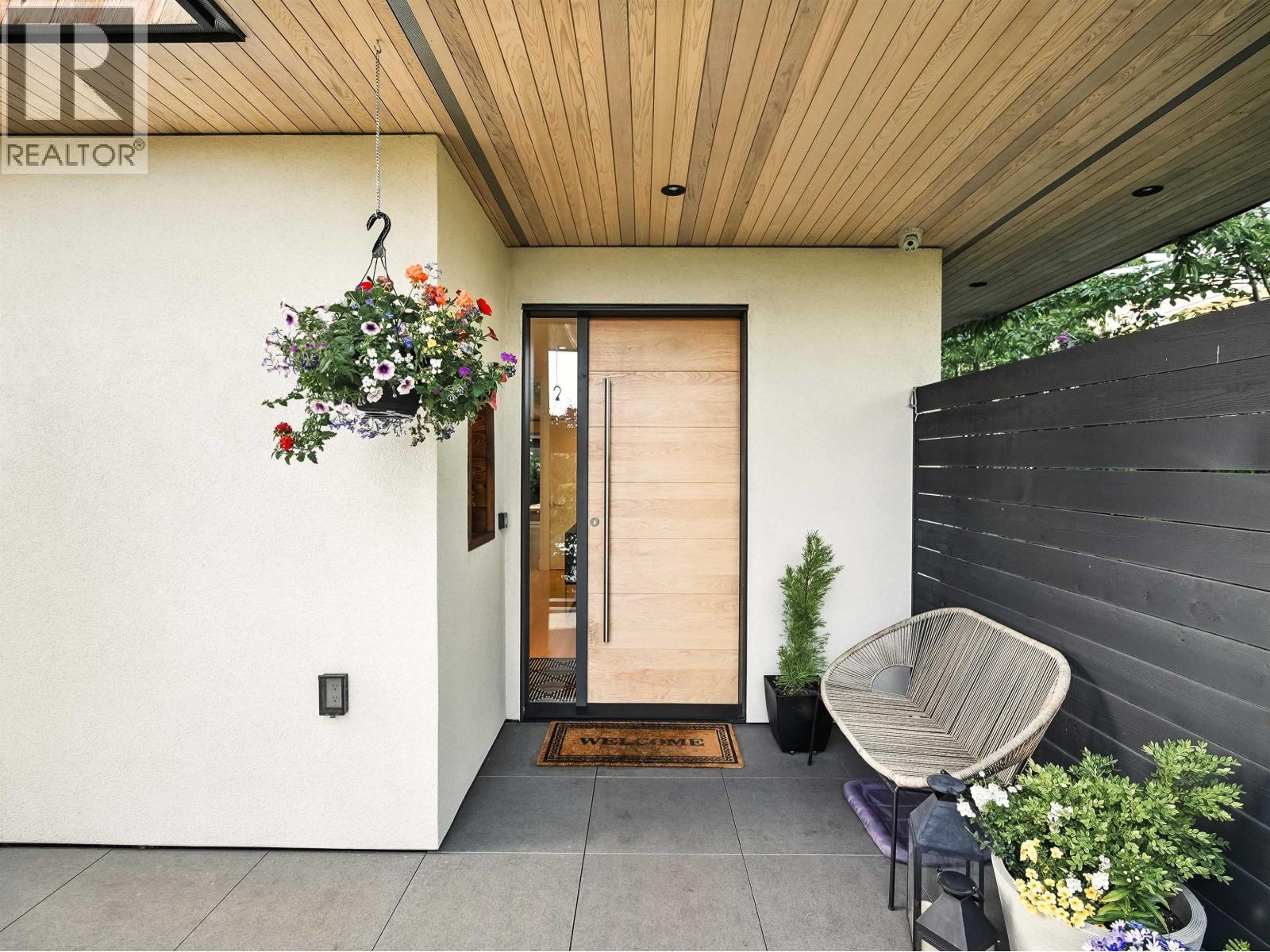 452 E 4TH STREET, North Vancouver