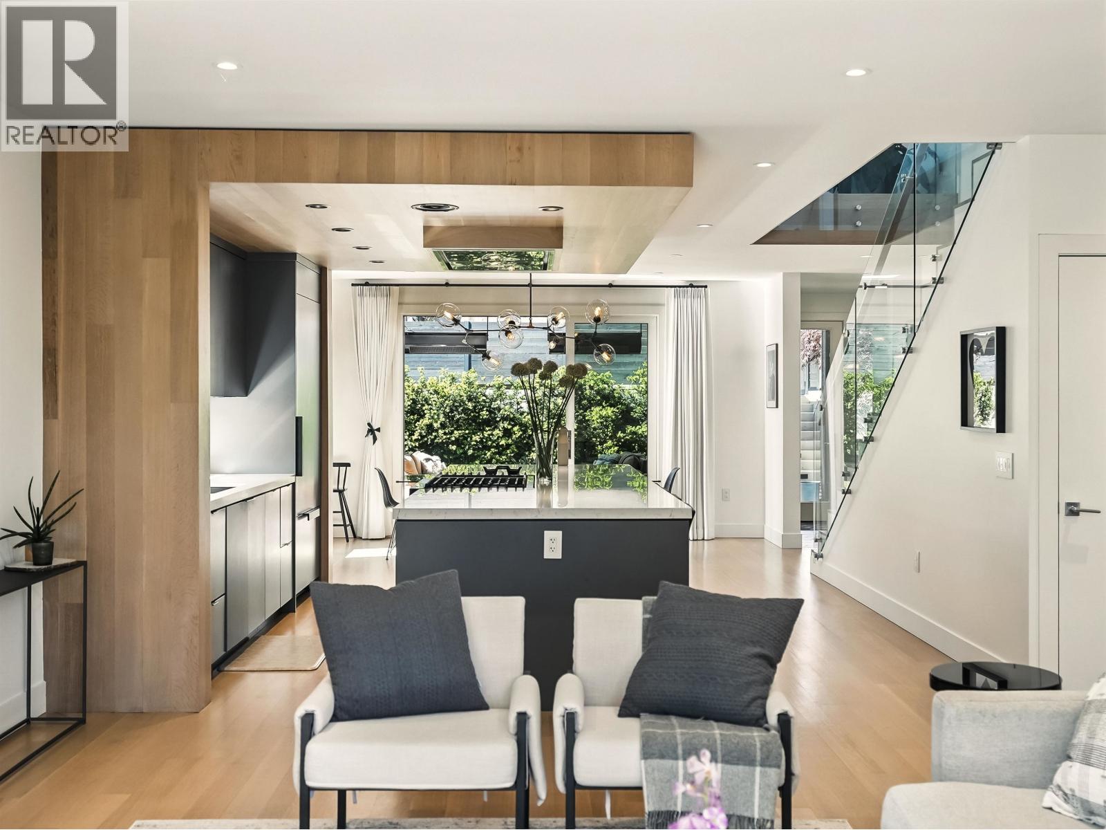 452 E 4TH STREET, North Vancouver