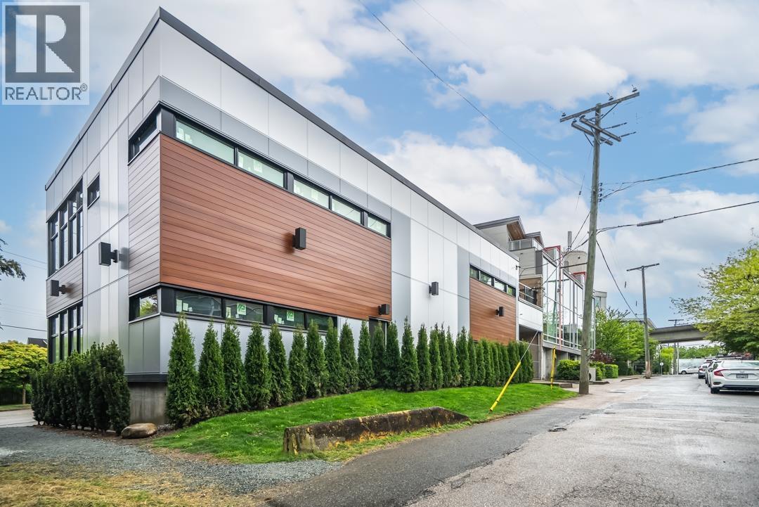 3455 VICTORIA DRIVE, Vancouver