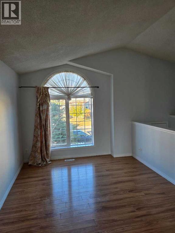 Single Family House Bi-level for Sale in  Taracove Road NE Taradale Calgary 