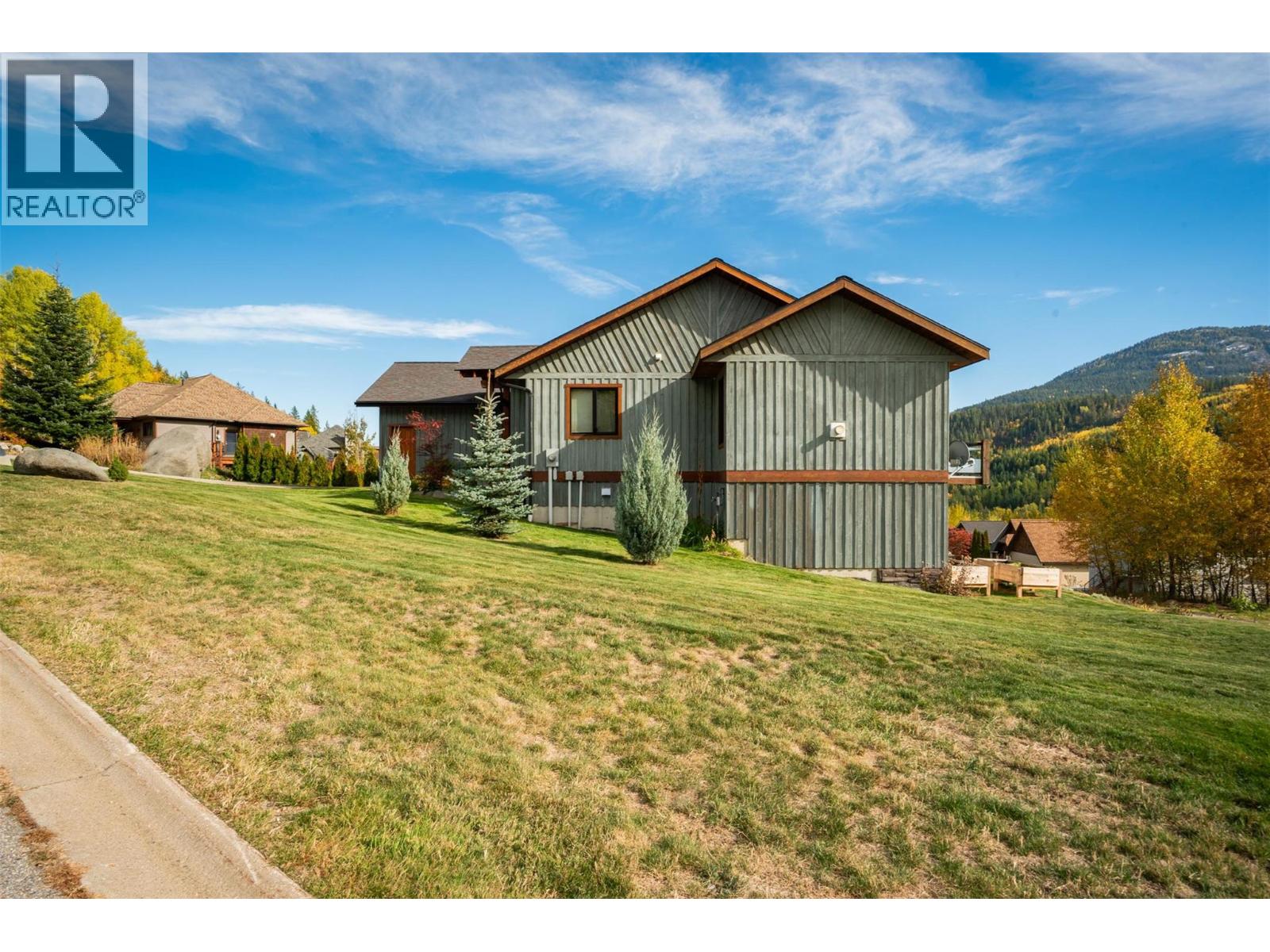 904 Redstone Drive, Rossland