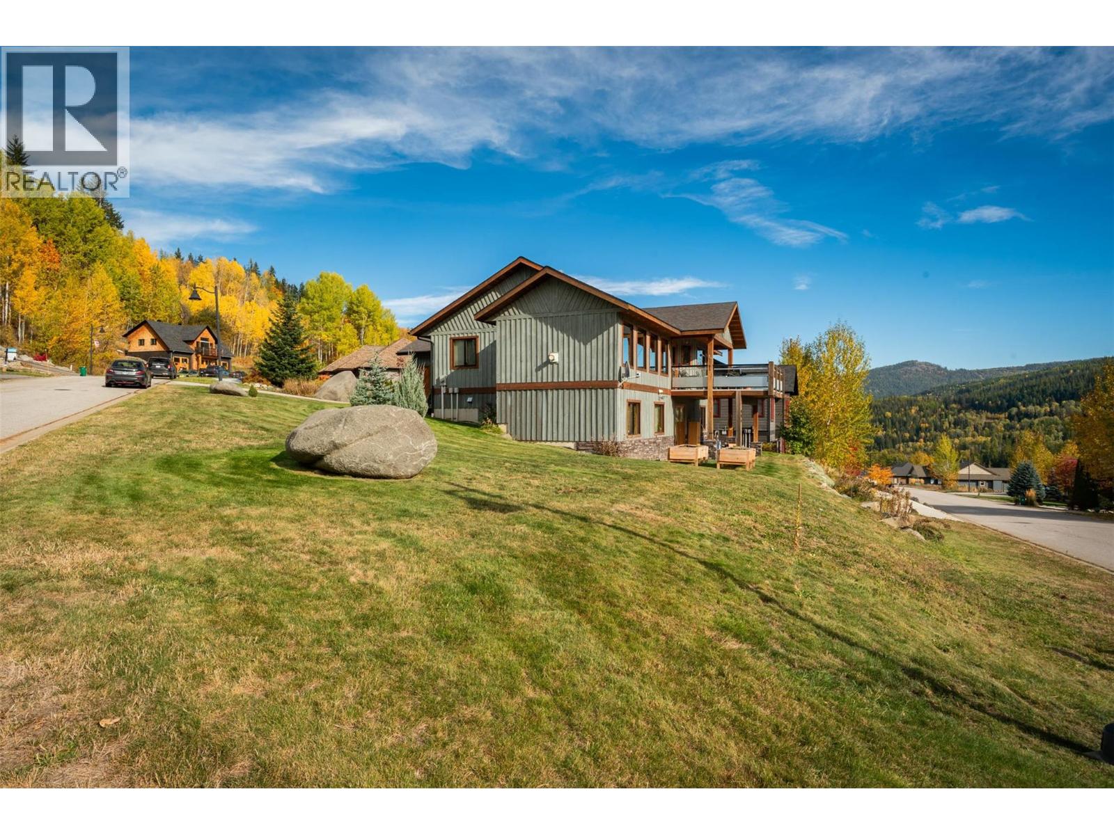 904 Redstone Drive, Rossland