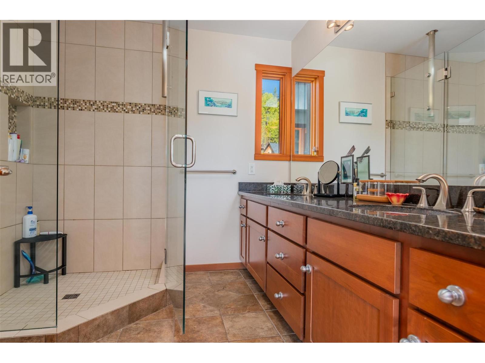 904 Redstone Drive, Rossland