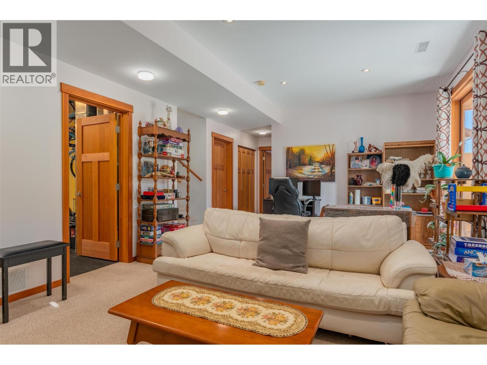 904 Redstone Drive, Rossland