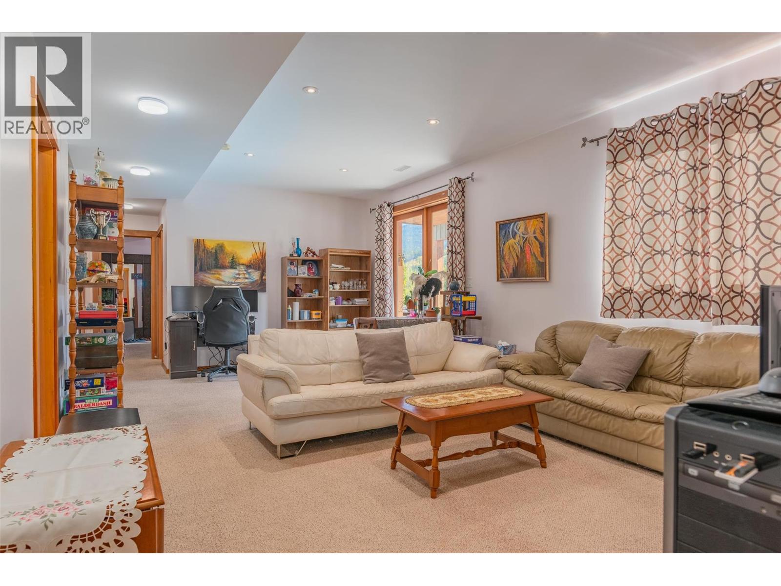 904 Redstone Drive, Rossland