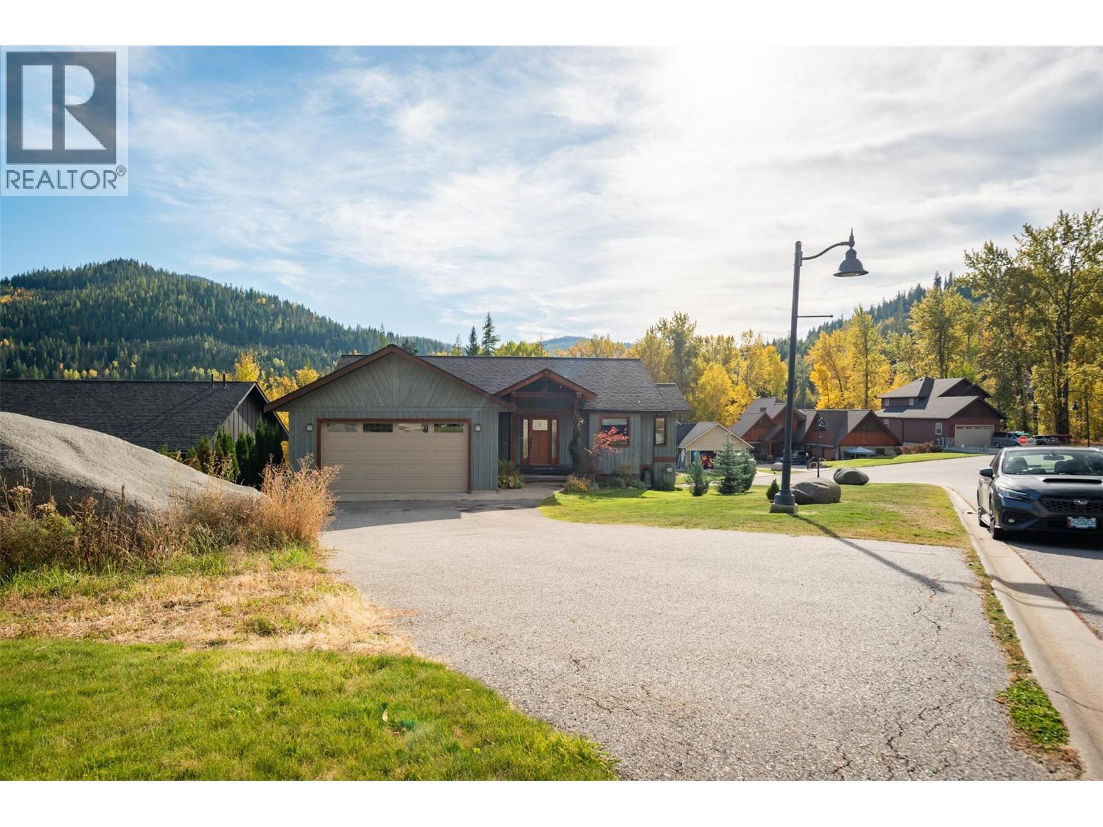 904 Redstone Drive, Rossland