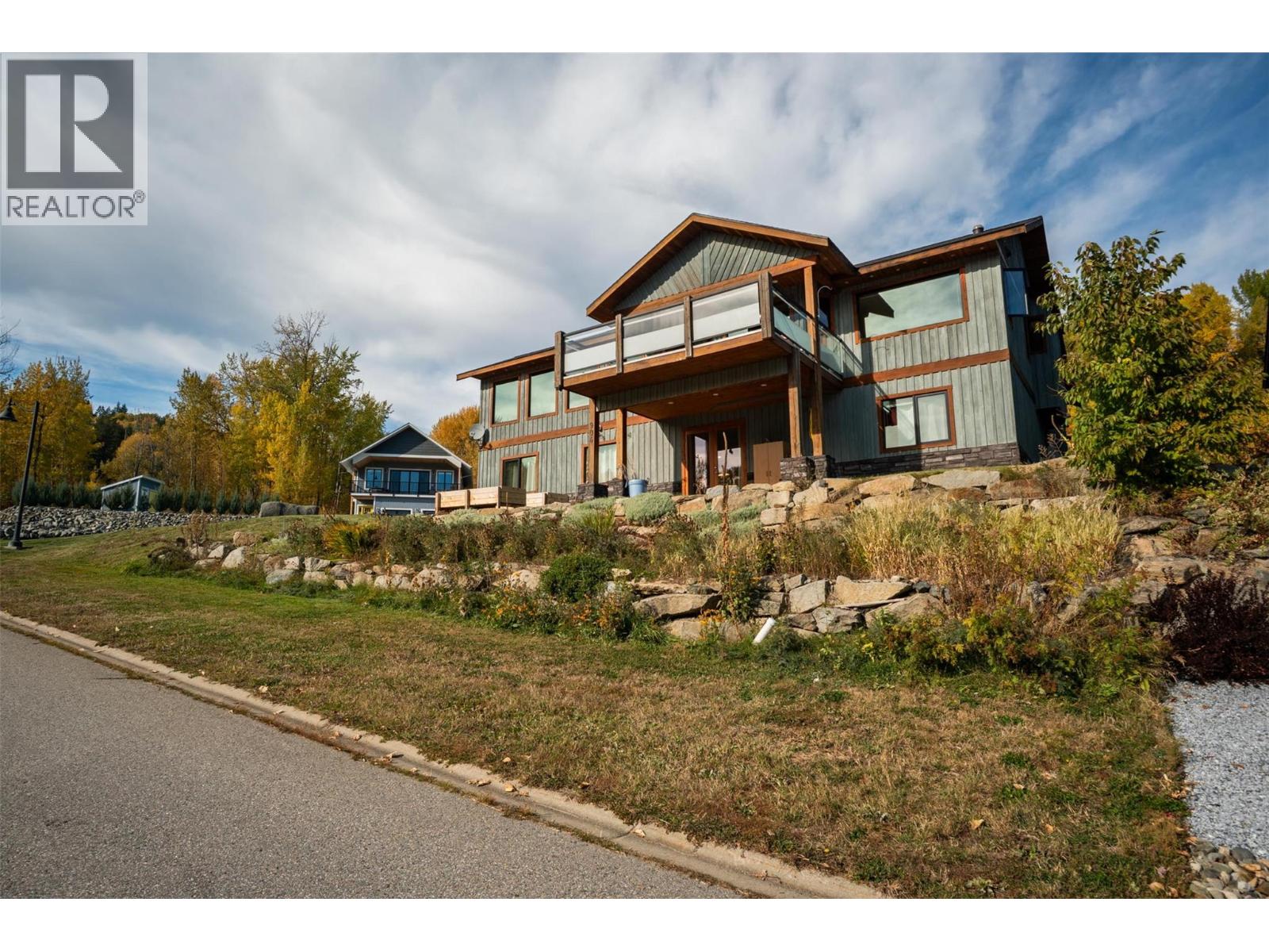 904 Redstone Drive, Rossland