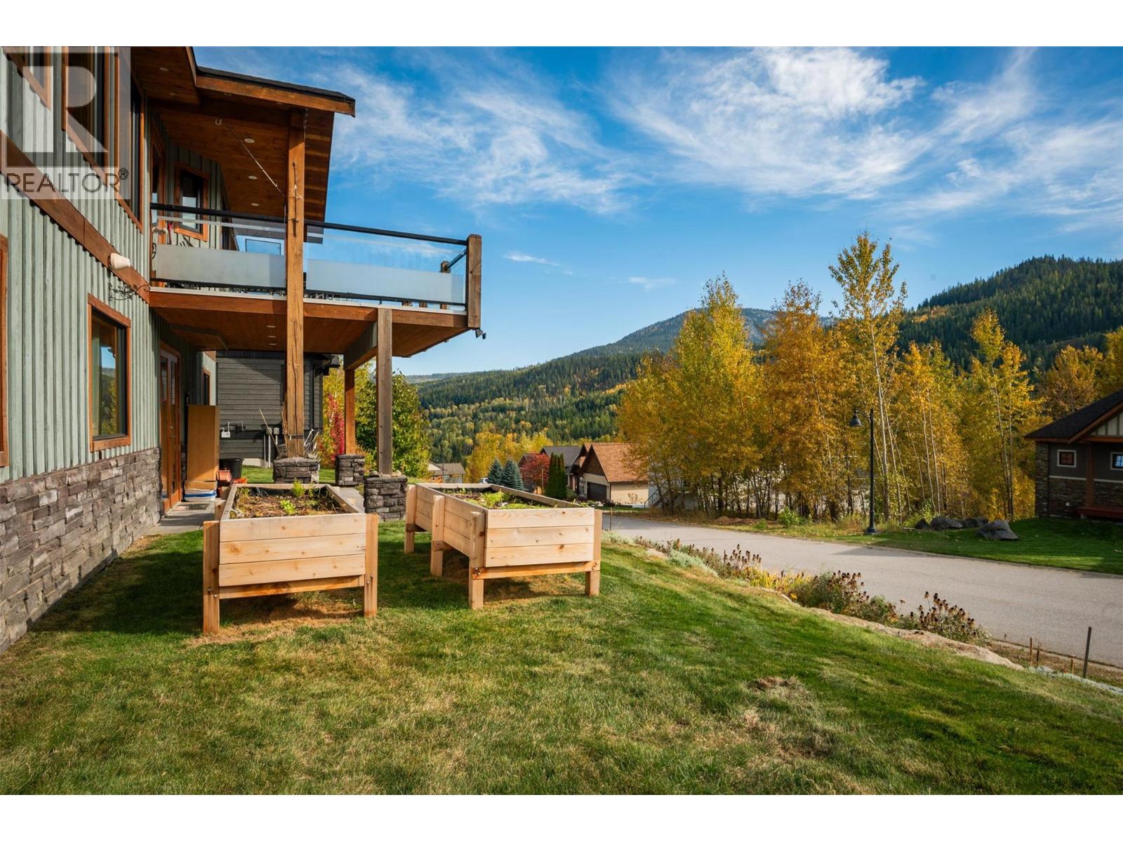 904 Redstone Drive, Rossland