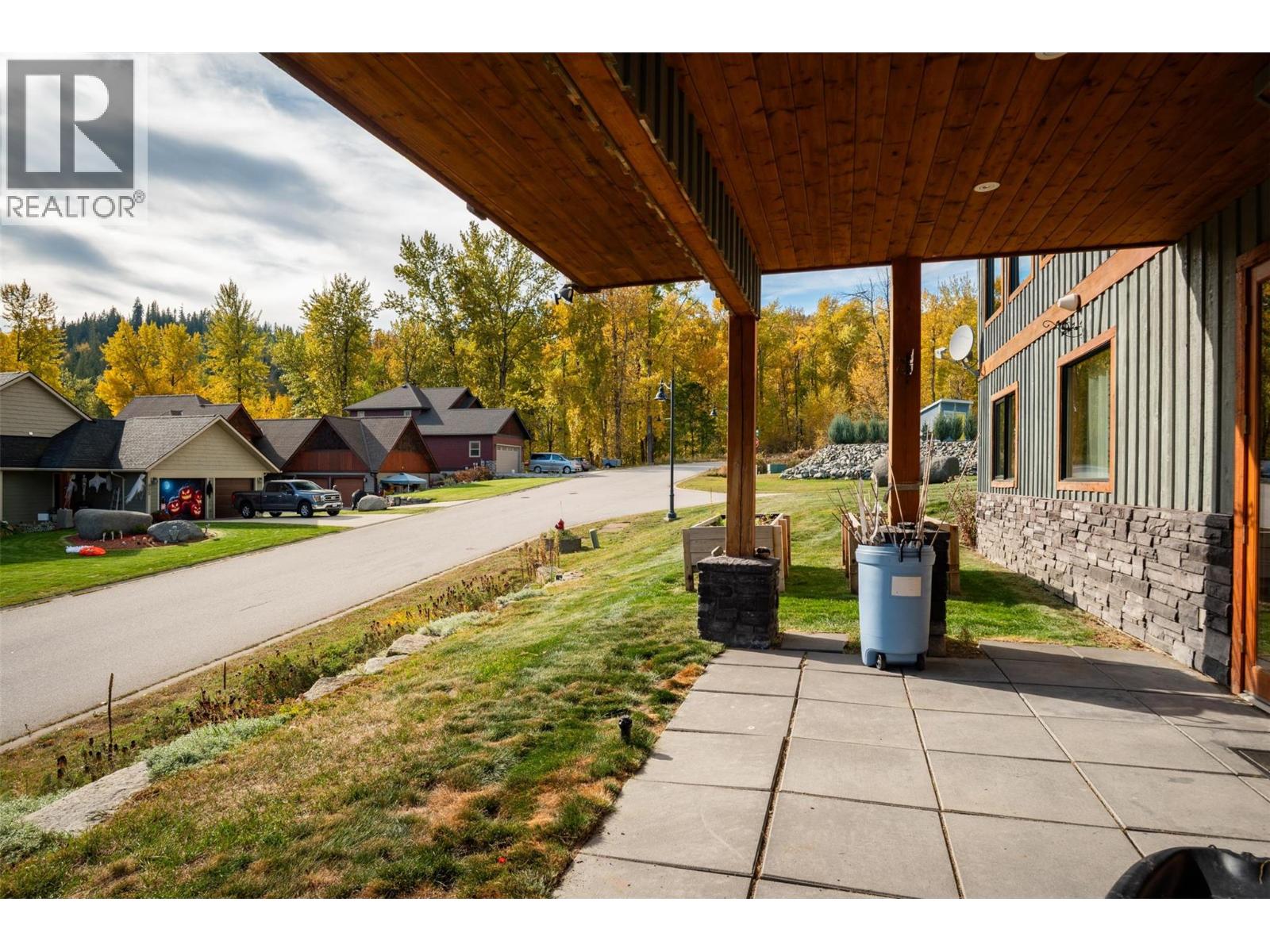 904 Redstone Drive, Rossland