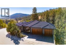 6 6709 VICTORIA Road South, Summerland