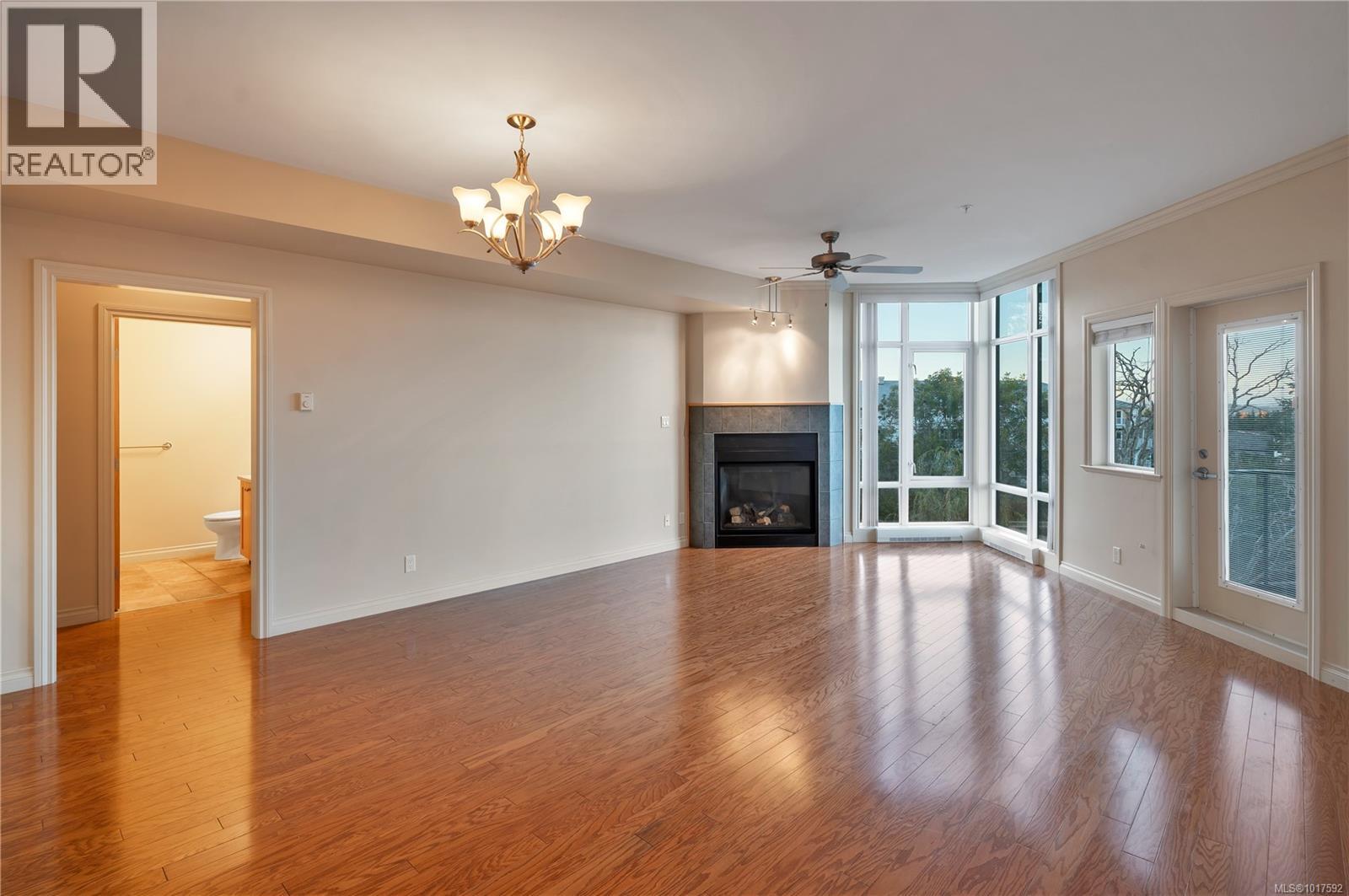 304 2676 Island Hwy S, Campbell River