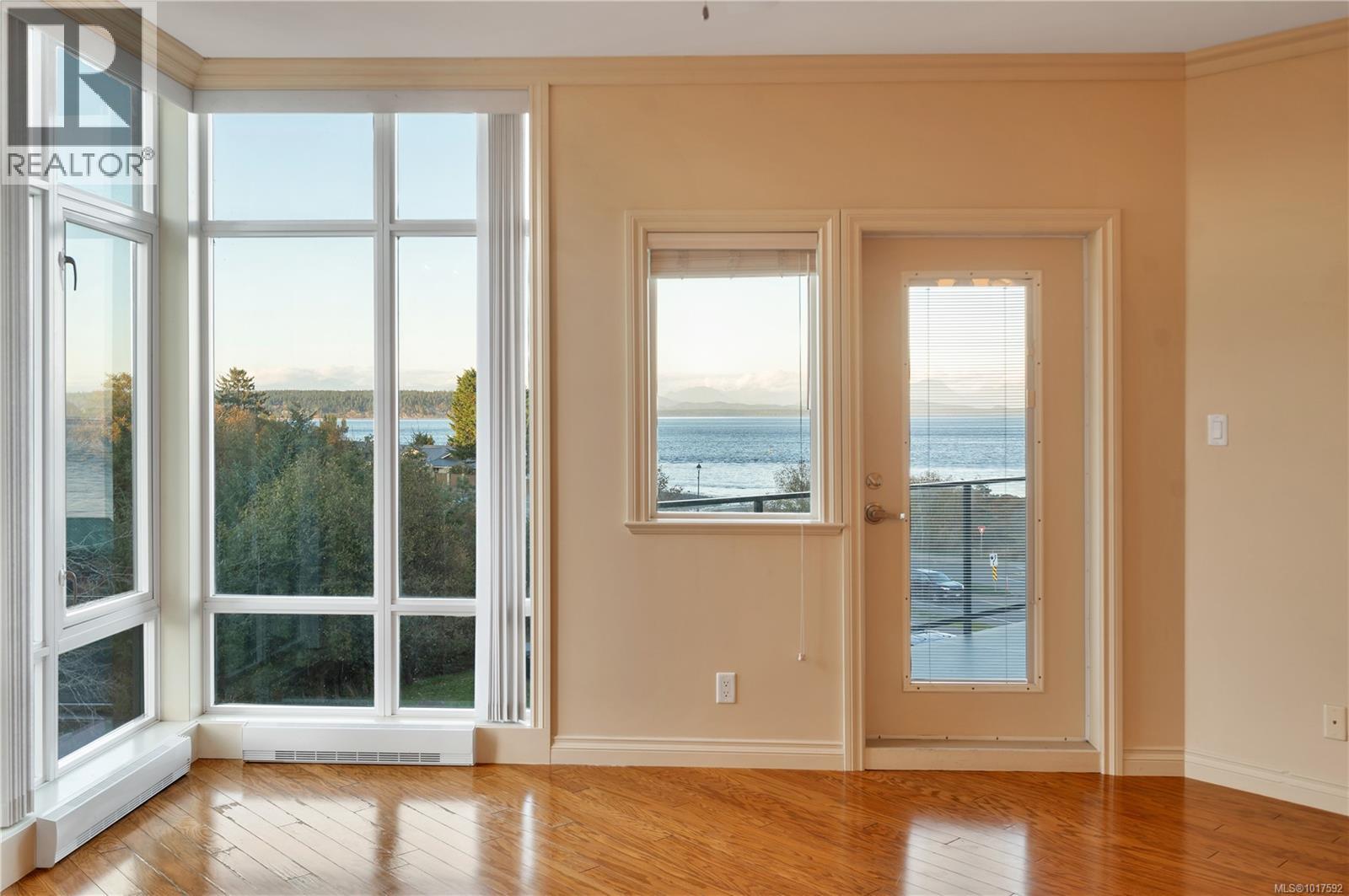 304 2676 Island Hwy S, Campbell River