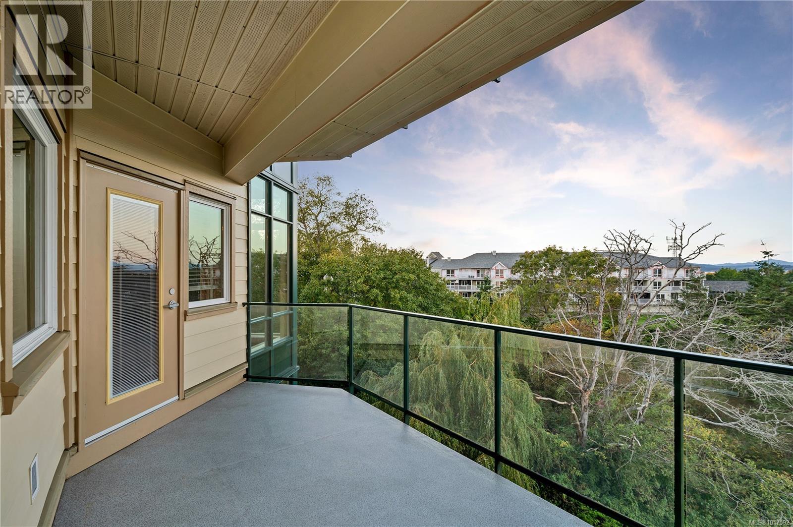 304 2676 Island Hwy S, Campbell River