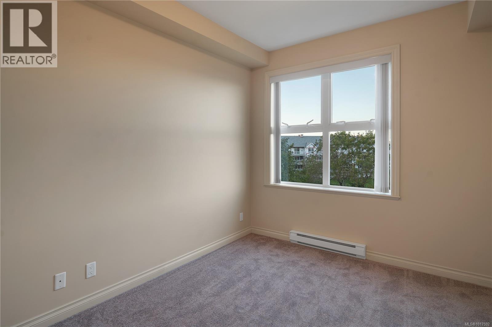 304 2676 Island Hwy S, Campbell River