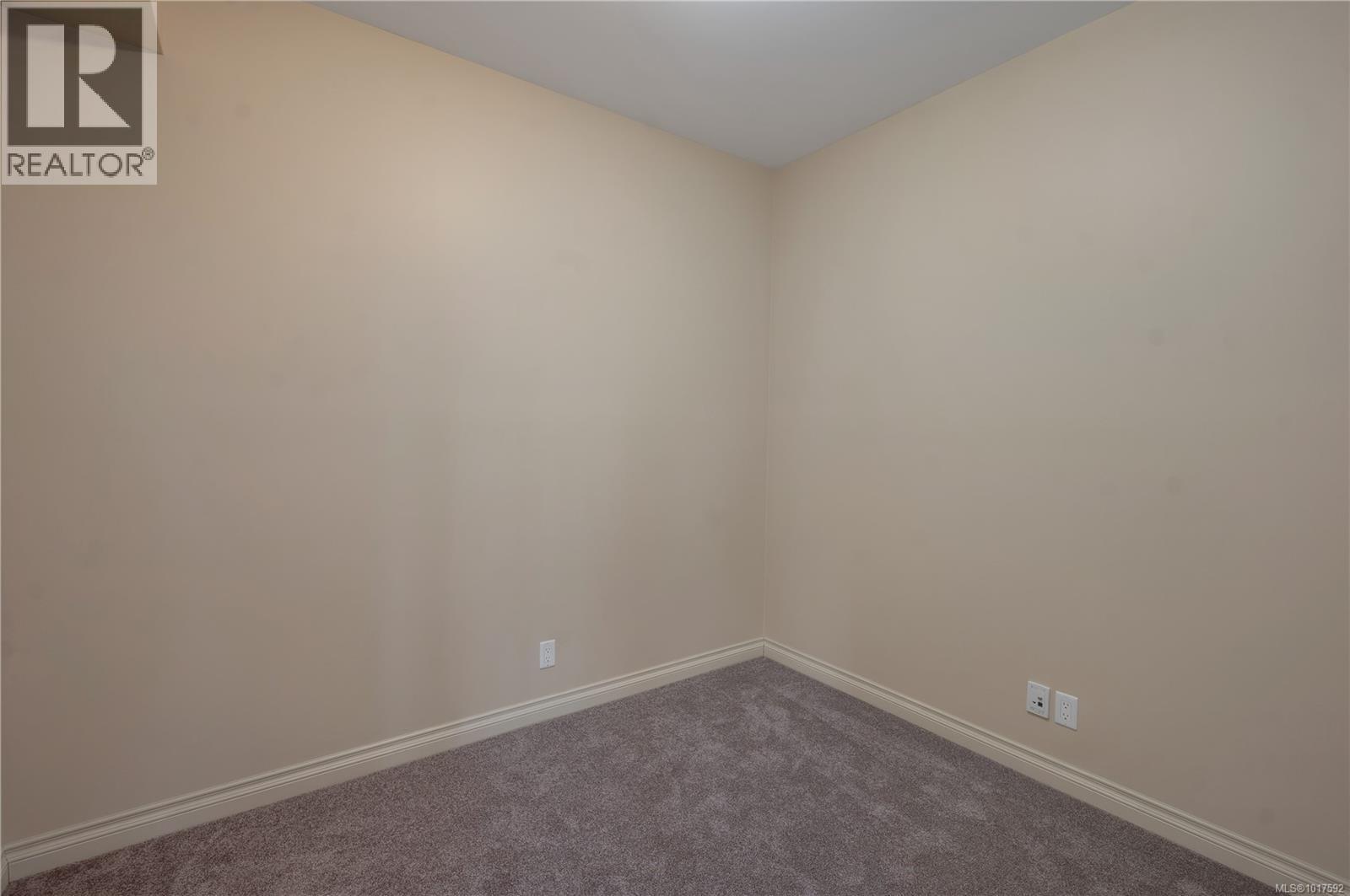 304 2676 Island Hwy S, Campbell River