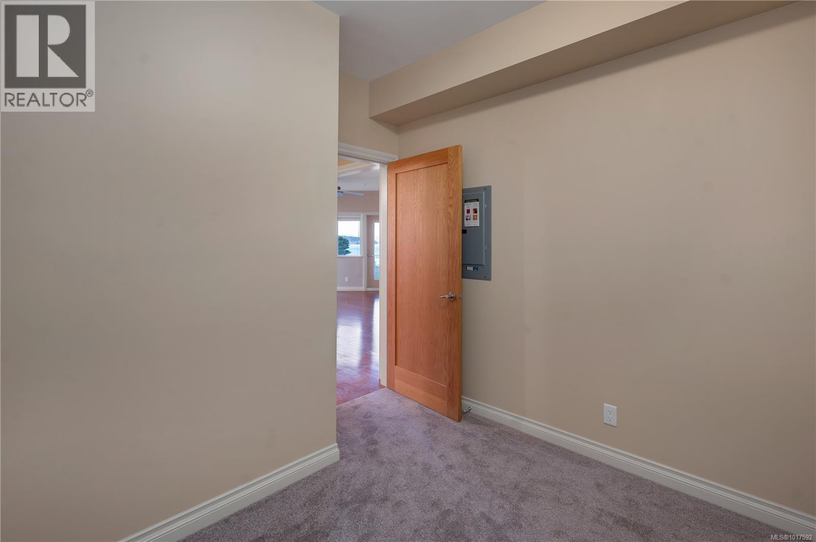 304 2676 Island Hwy S, Campbell River