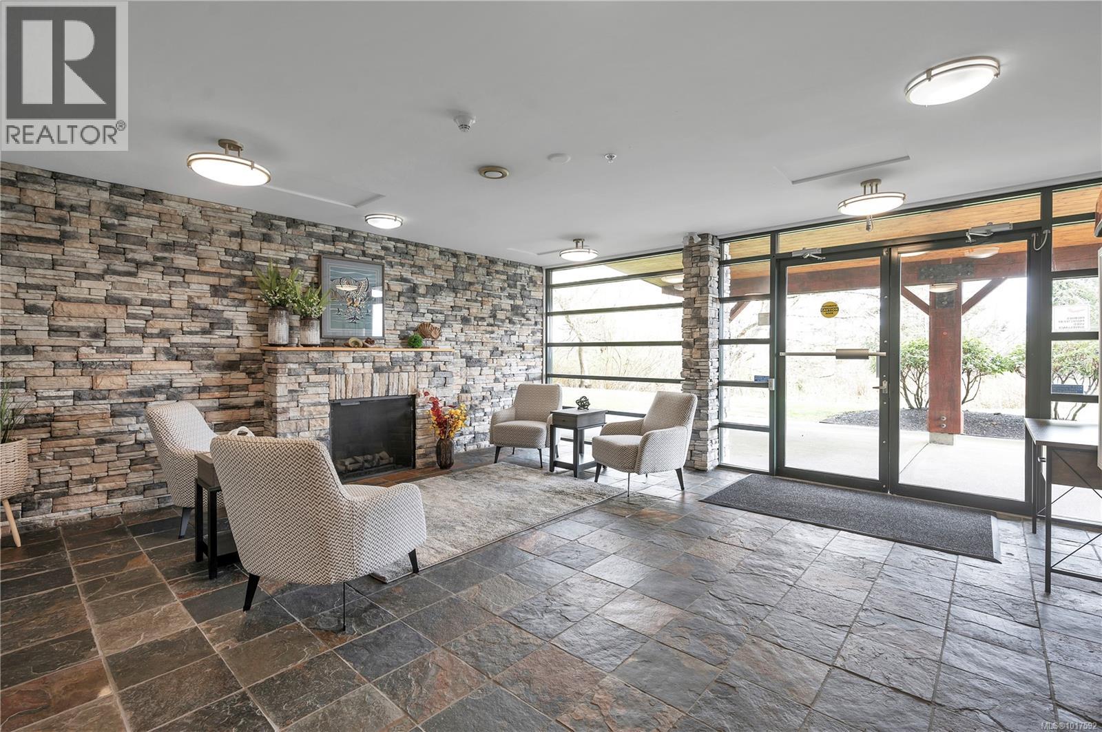 304 2676 Island Hwy S, Campbell River