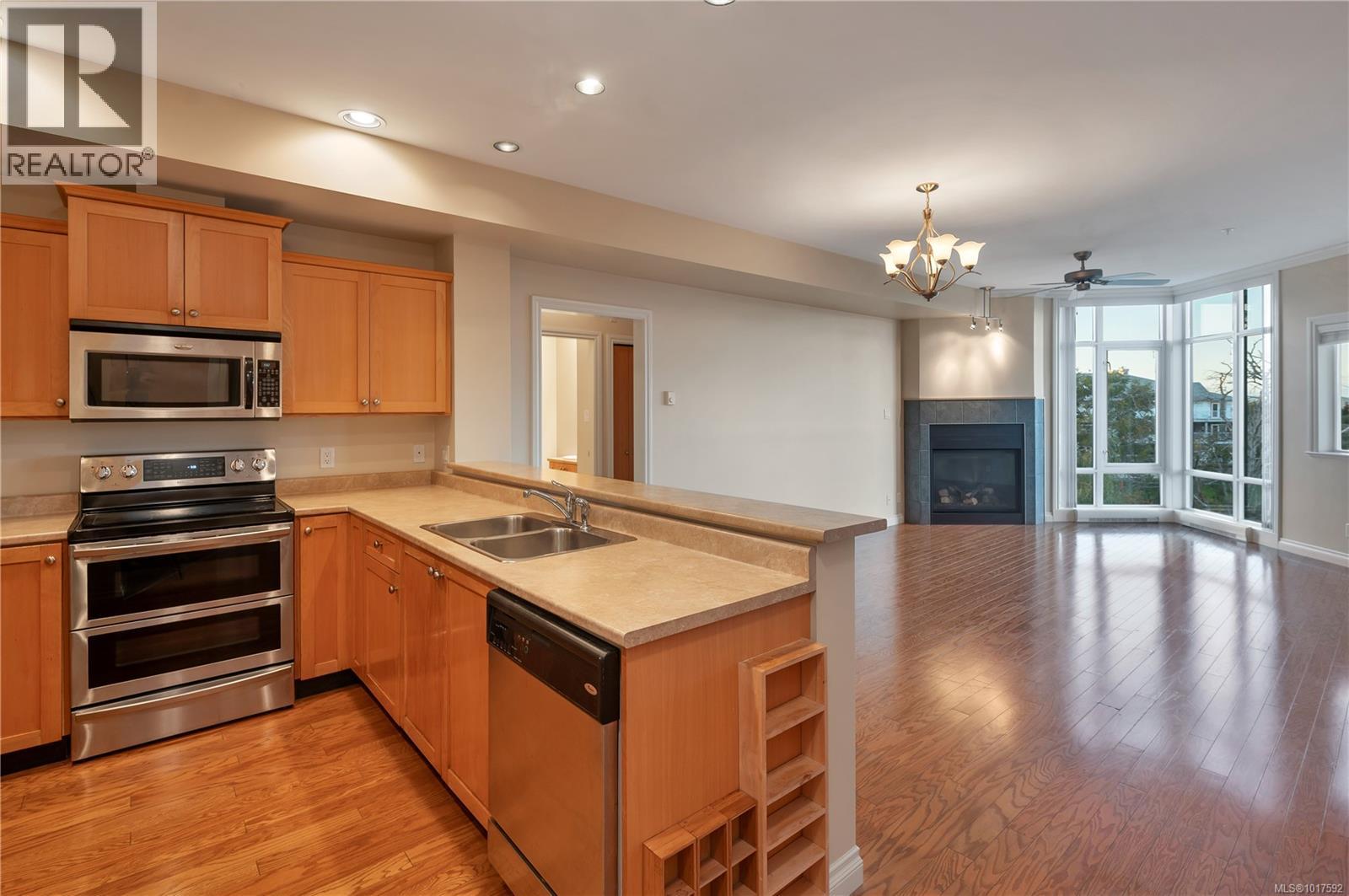 304 2676 Island Hwy S, Campbell River