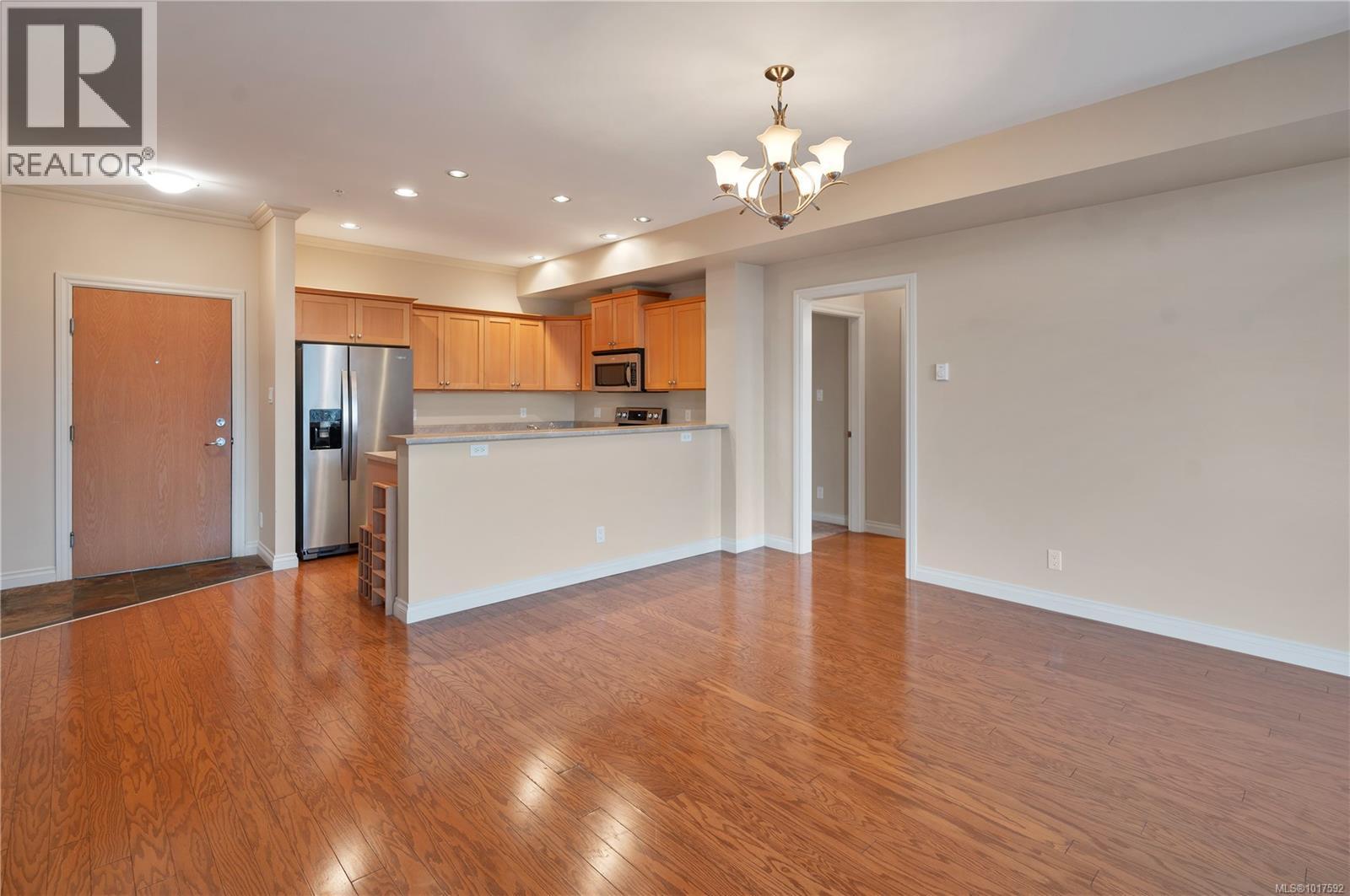 304 2676 Island Hwy S, Campbell River