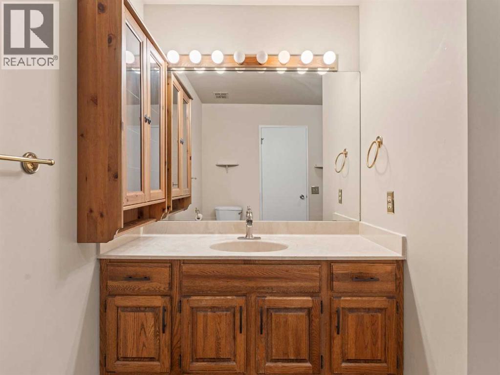 Single Family House 5 Level for Sale in   Silver Springs Road NW Silver Springs Calgary 