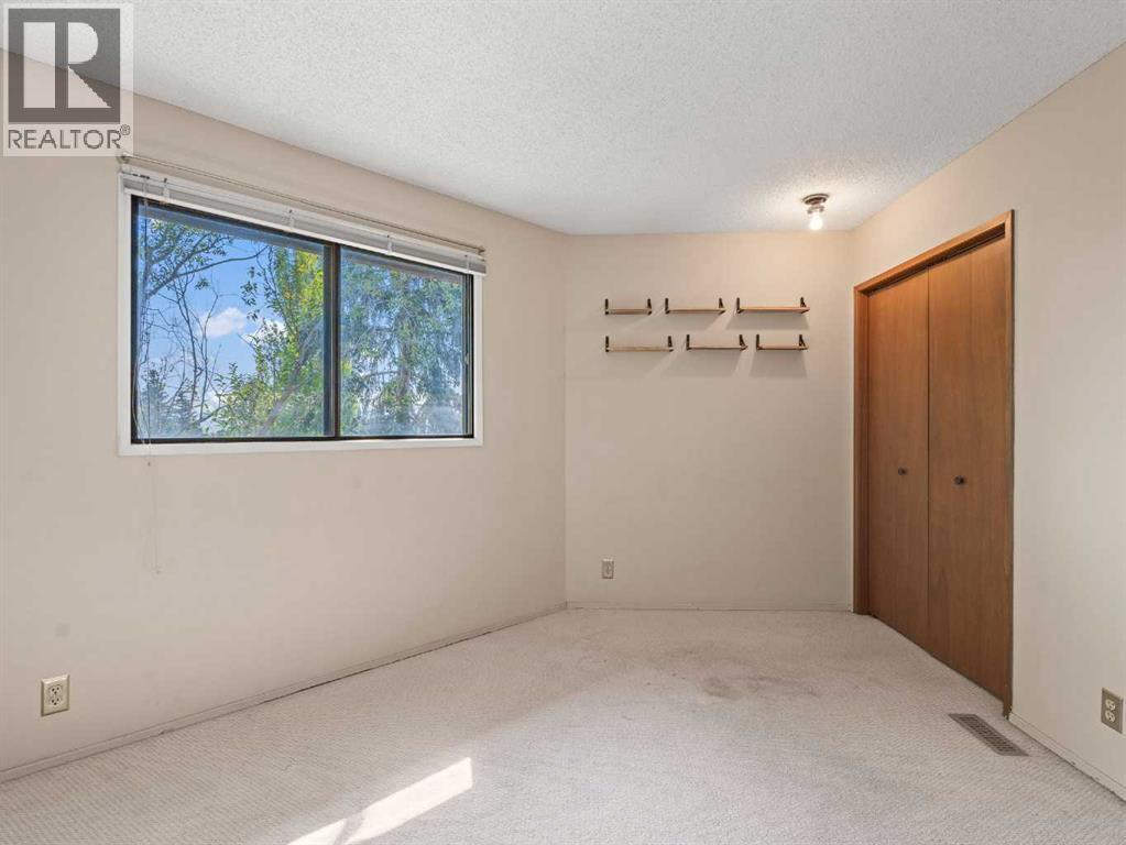 Single Family House 5 Level for Sale in   Silver Springs Road NW Silver Springs Calgary 