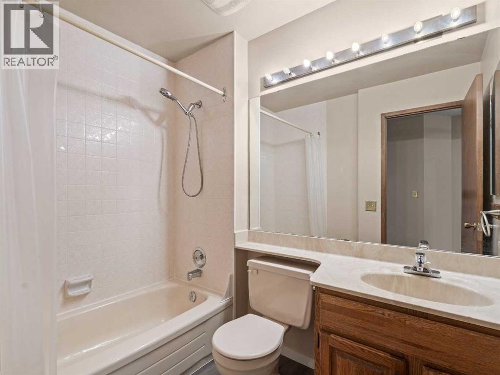 Single Family House 5 Level for Sale in   Silver Springs Road NW Silver Springs Calgary 