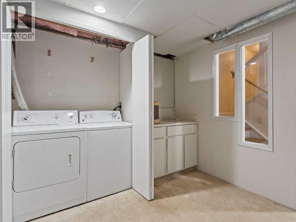 Single Family House 5 Level for Sale in   Silver Springs Road NW Silver Springs Calgary 