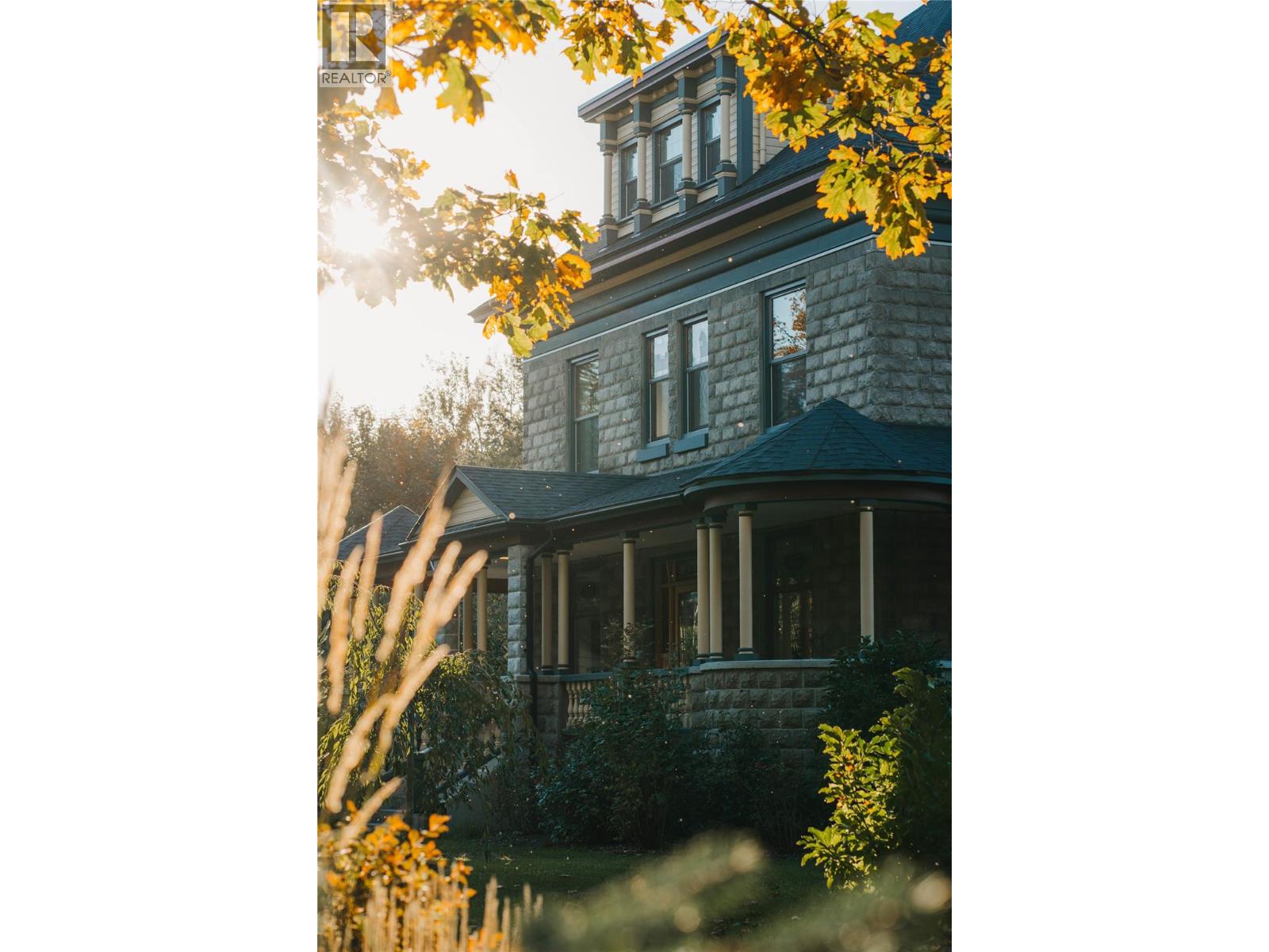 805 & 815 Mackenzie Avenue, Revelstoke