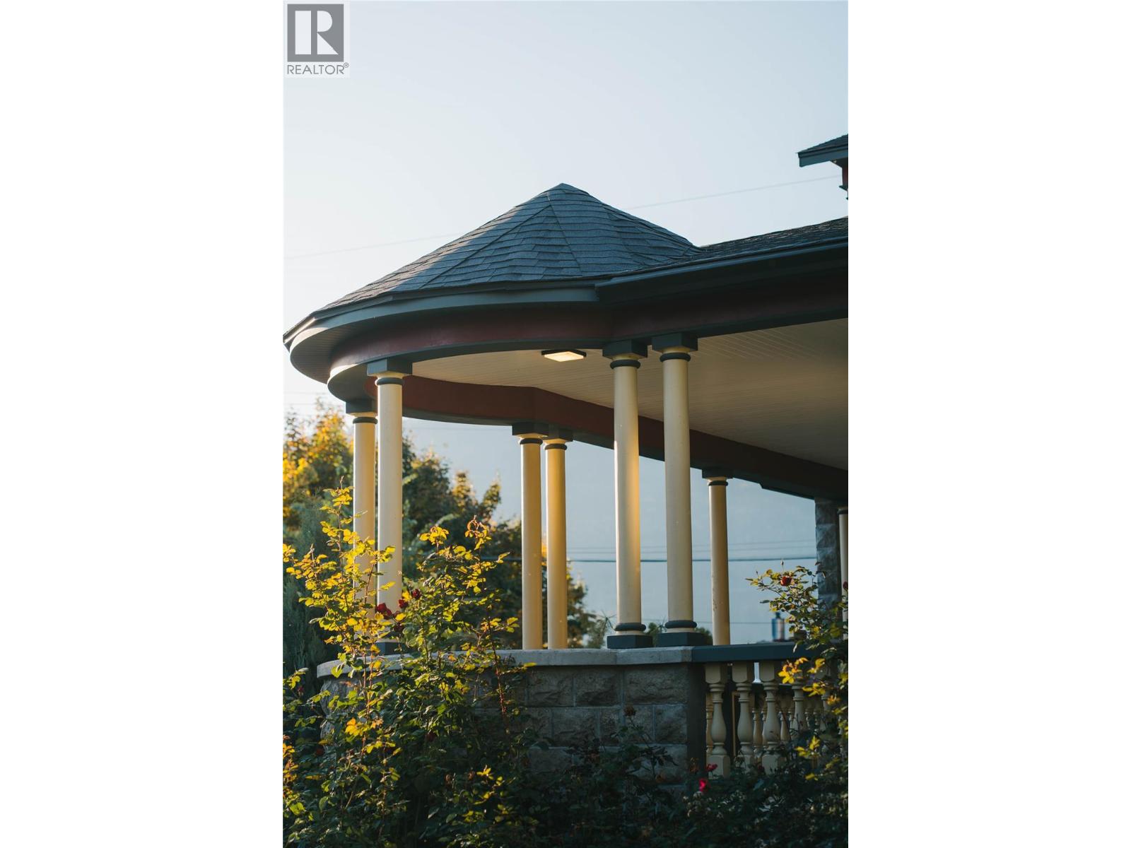 805 & 815 Mackenzie Avenue, Revelstoke