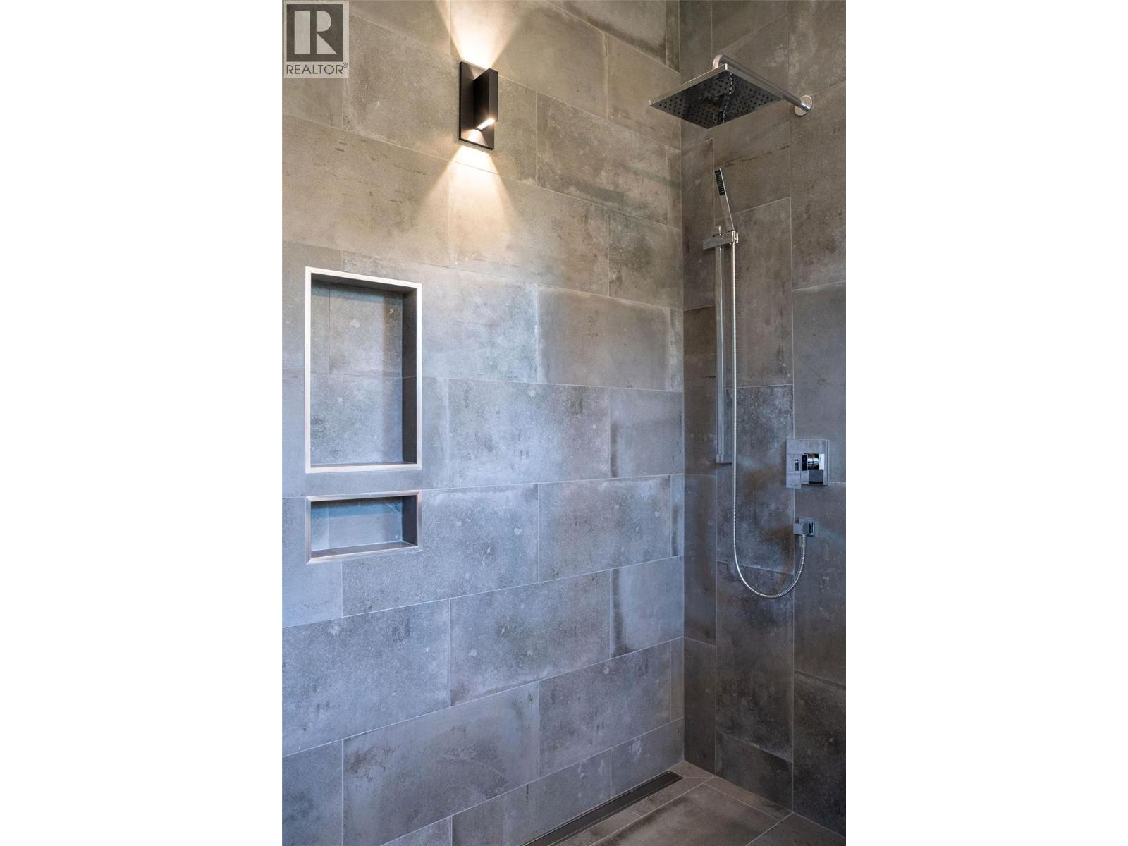 805 & 815 Mackenzie Avenue, Revelstoke