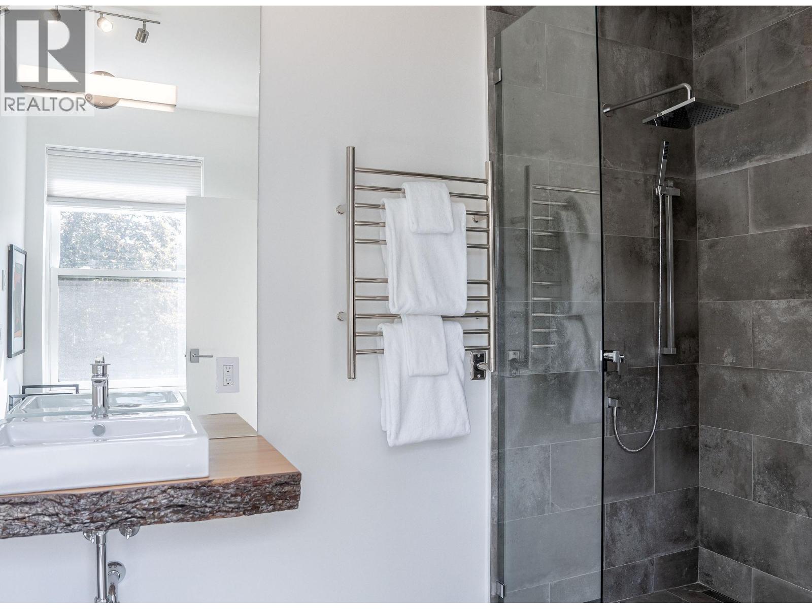 805 & 815 Mackenzie Avenue, Revelstoke